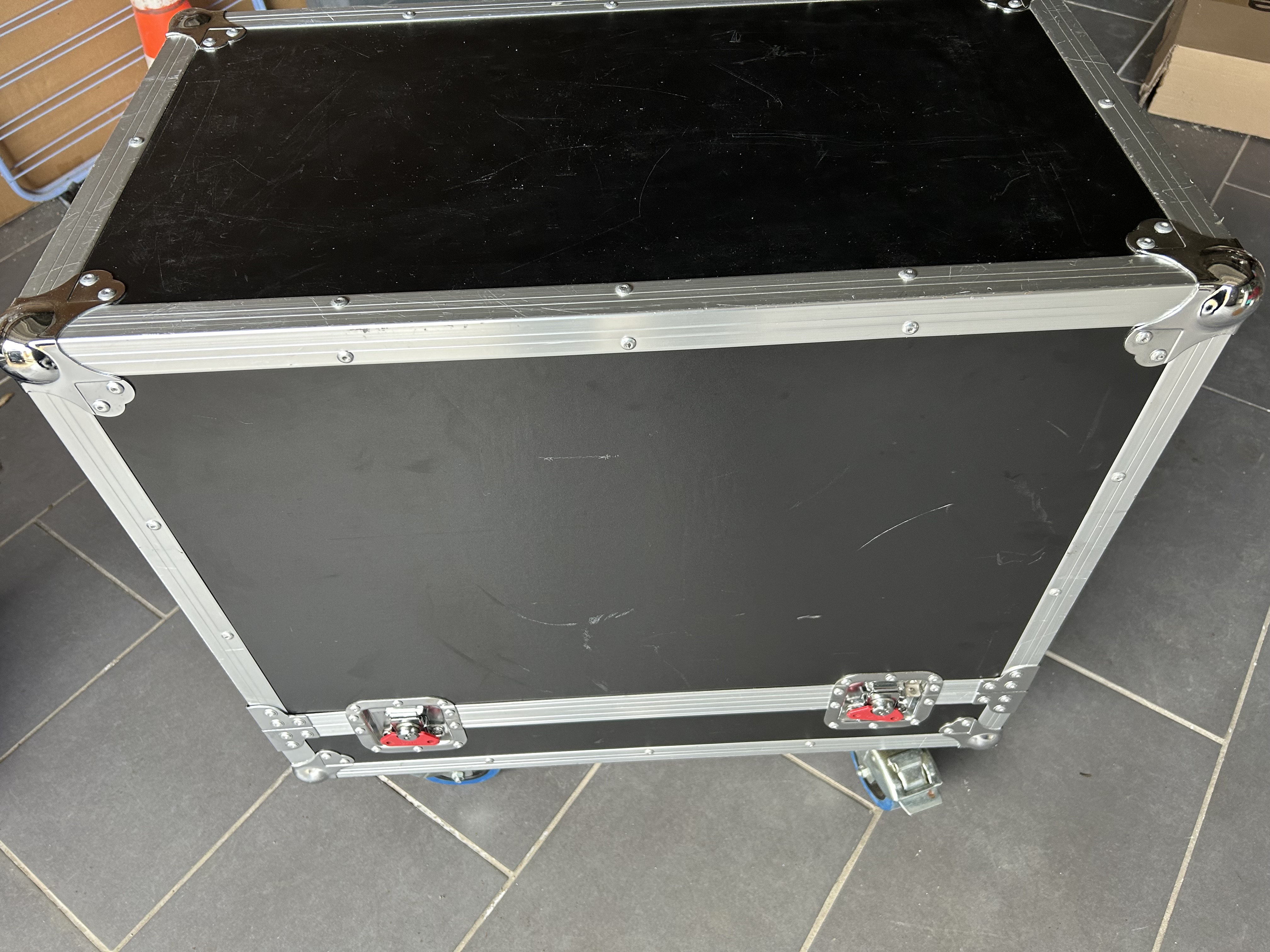 Vends un Fly GATOR G-TOUR AMP 212