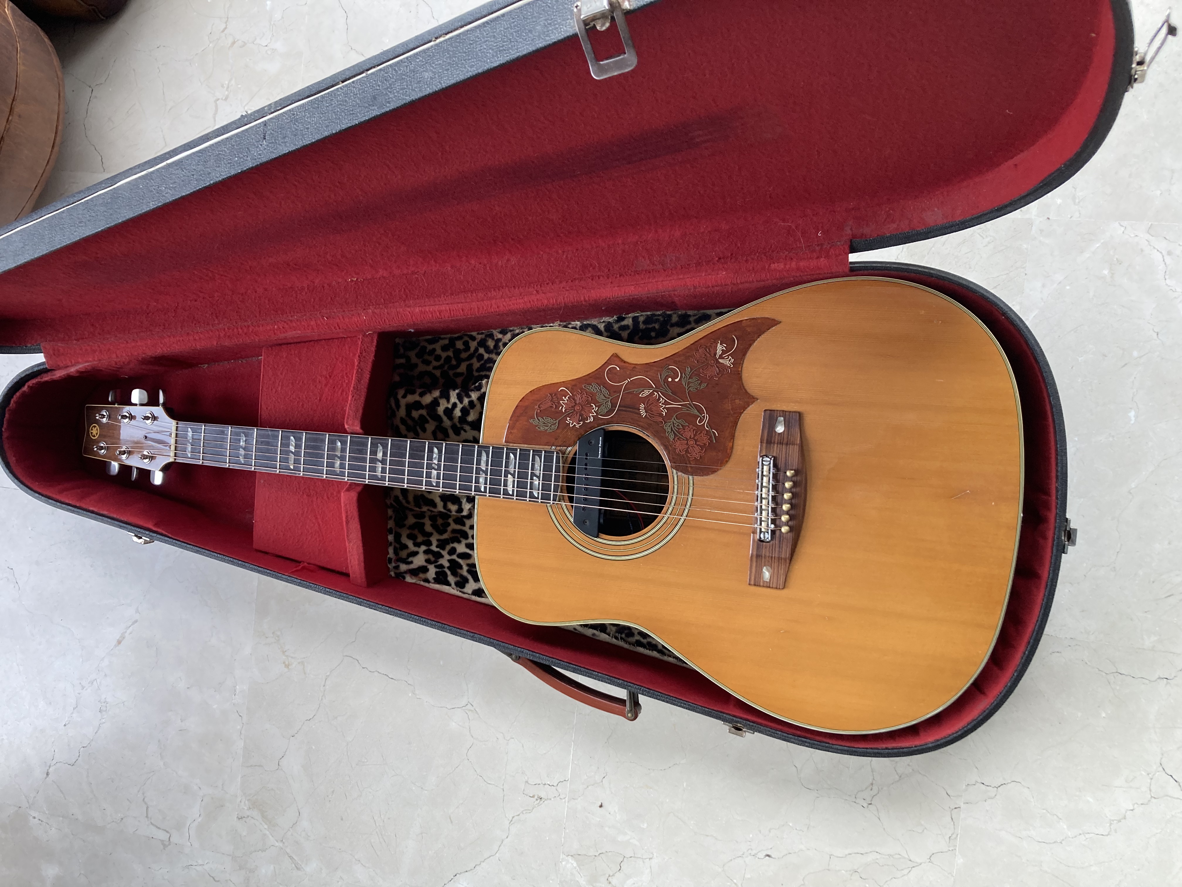 Vends guitare YAMAHA FG 300 de 1972