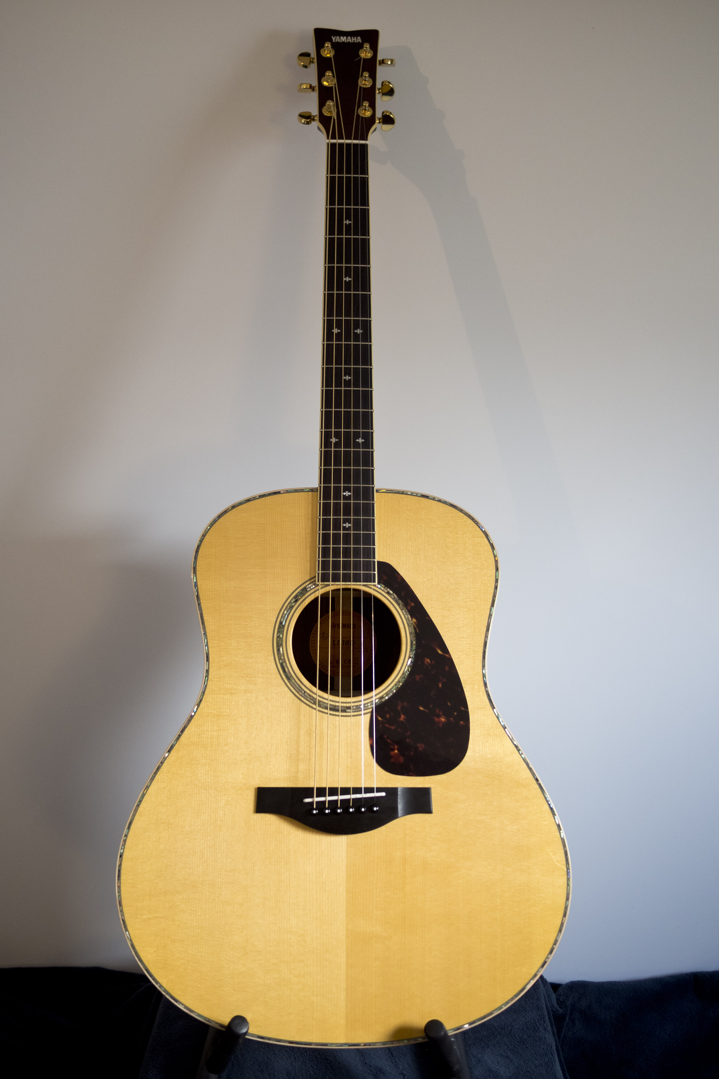 Guitare Acoustique Folk Yamaha LL16 D A.R.E.N.T