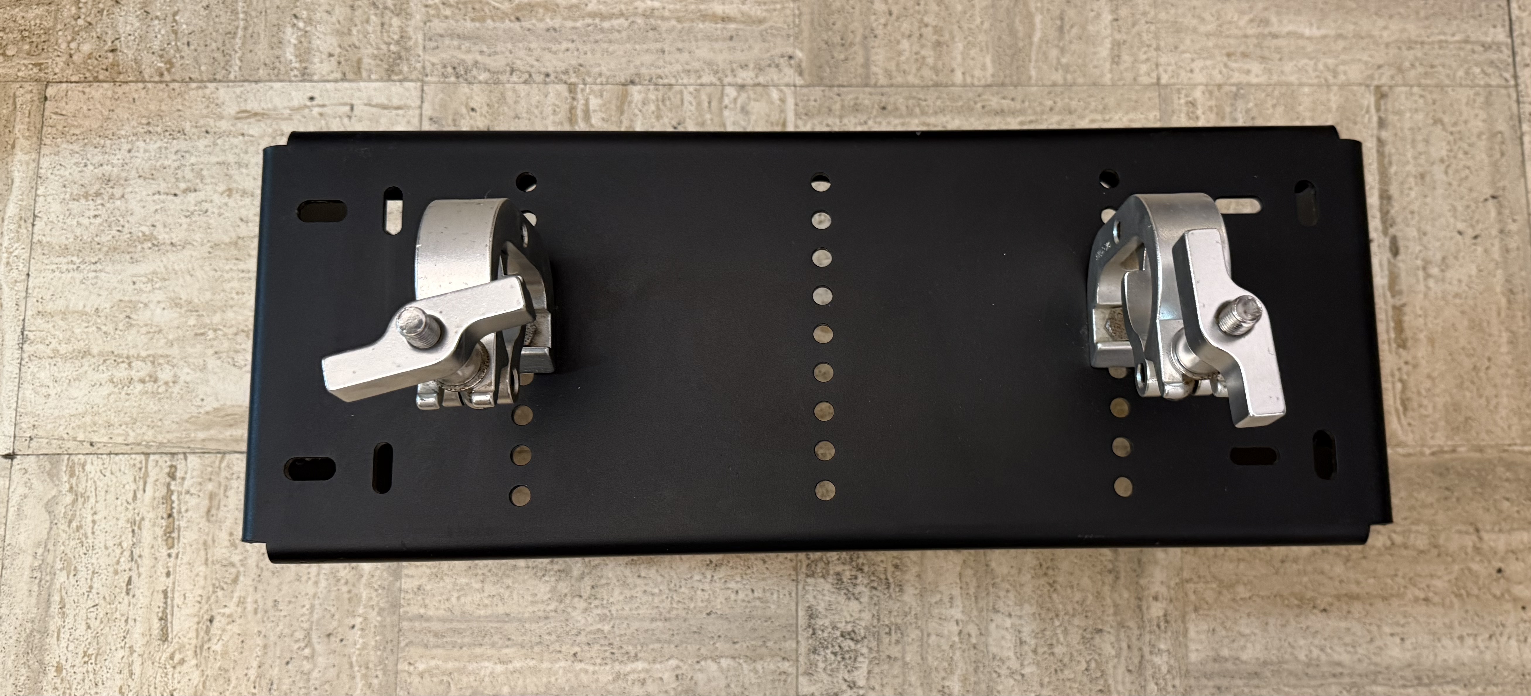 Accroche Nexo P12 sous L15 état neuf