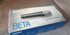 Vends Shure Beta 57A avec bonnette magnétique