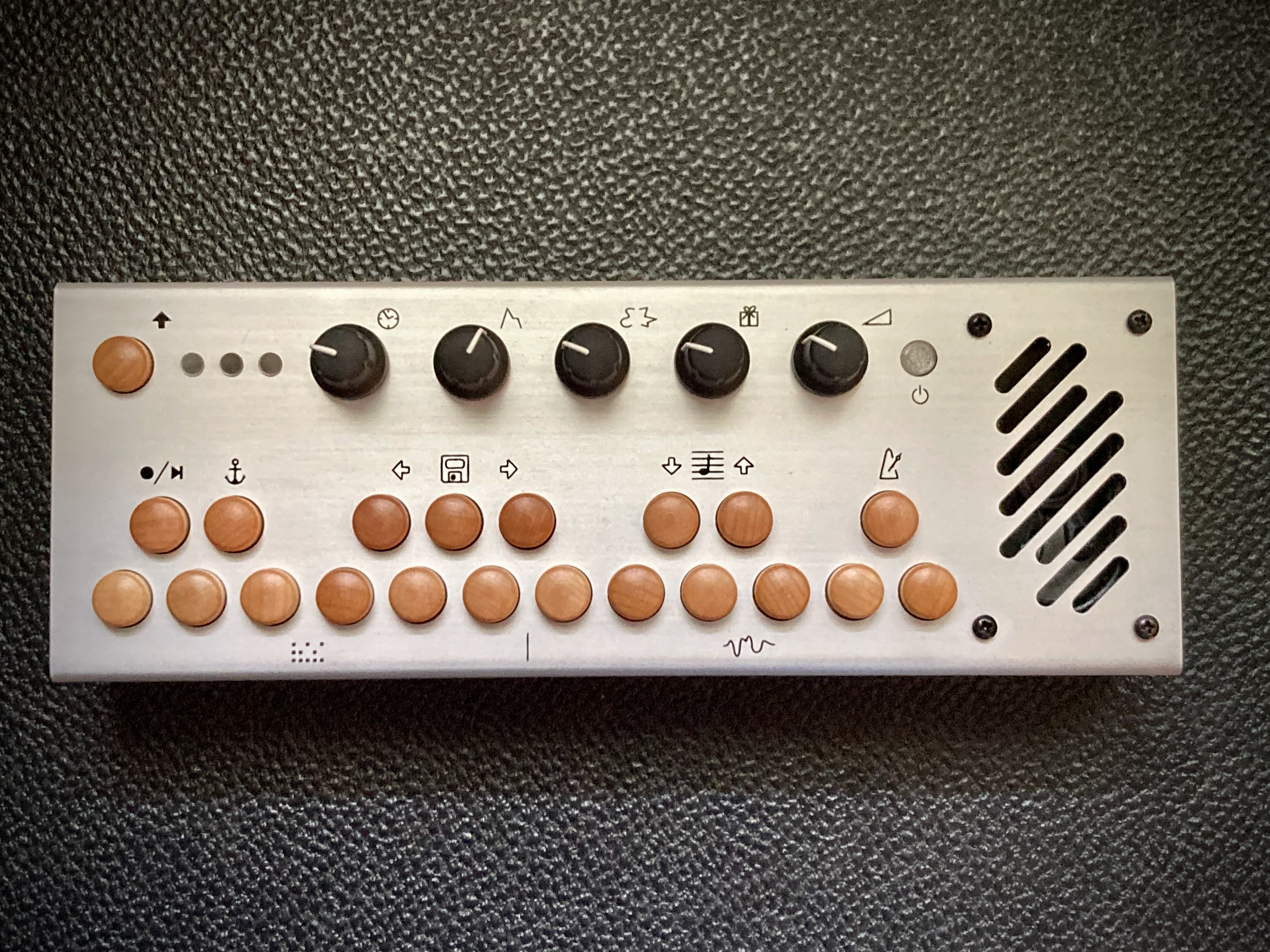 Vends Critter & Guitari Pocket Piano 201