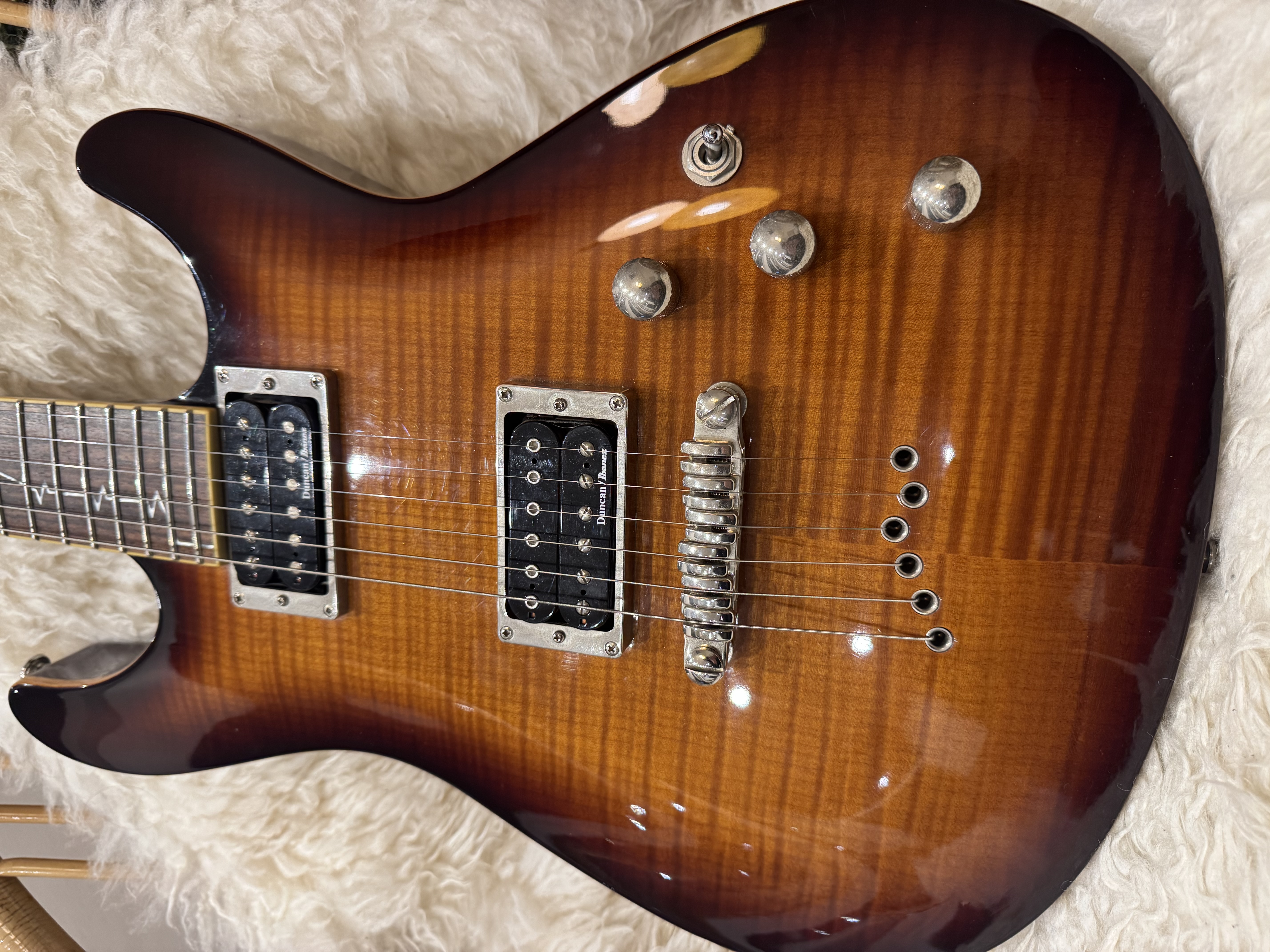 SZ520 Dark Amber Sunburst