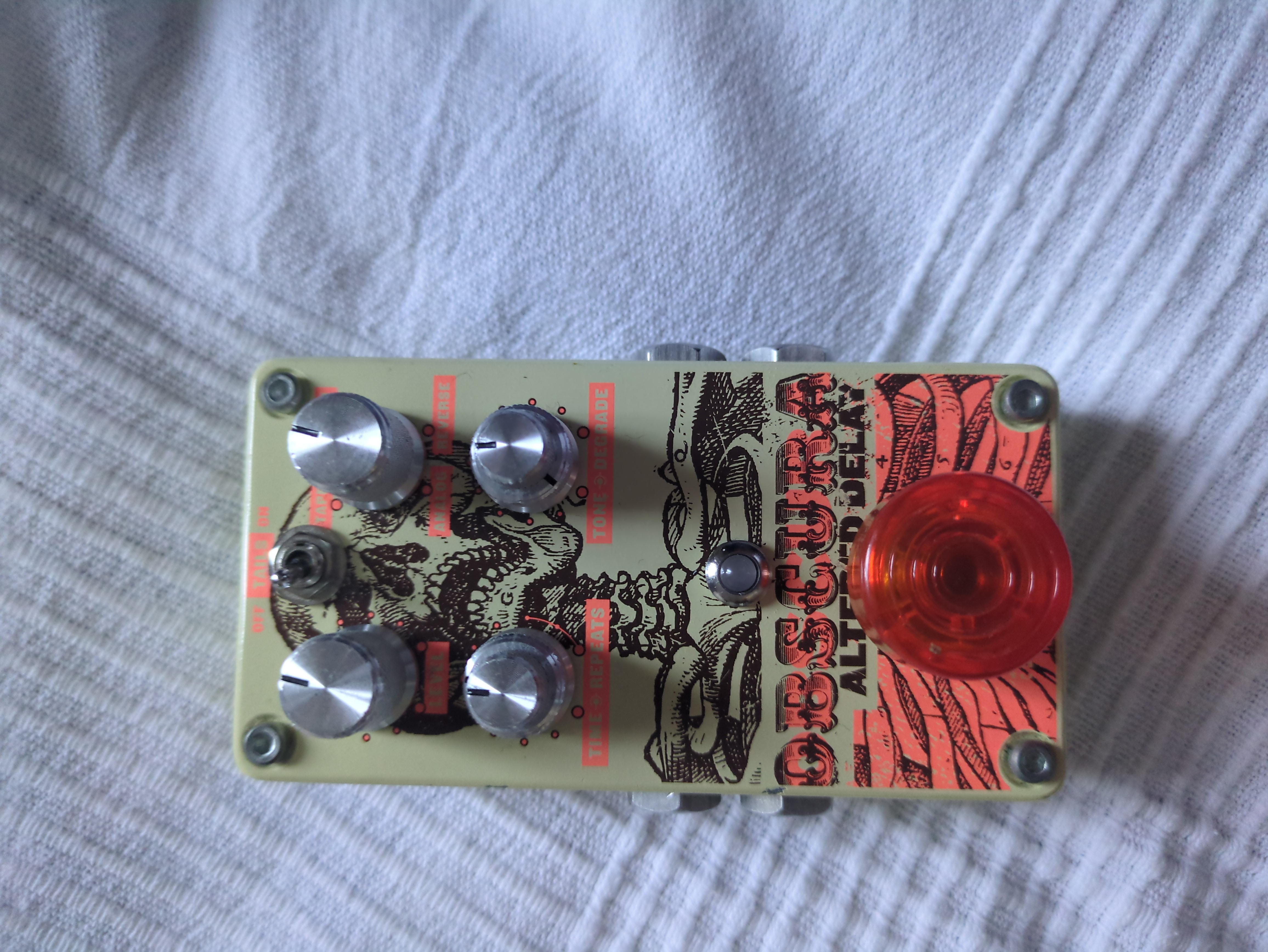 Vends digitech Obscura sans la boîte.