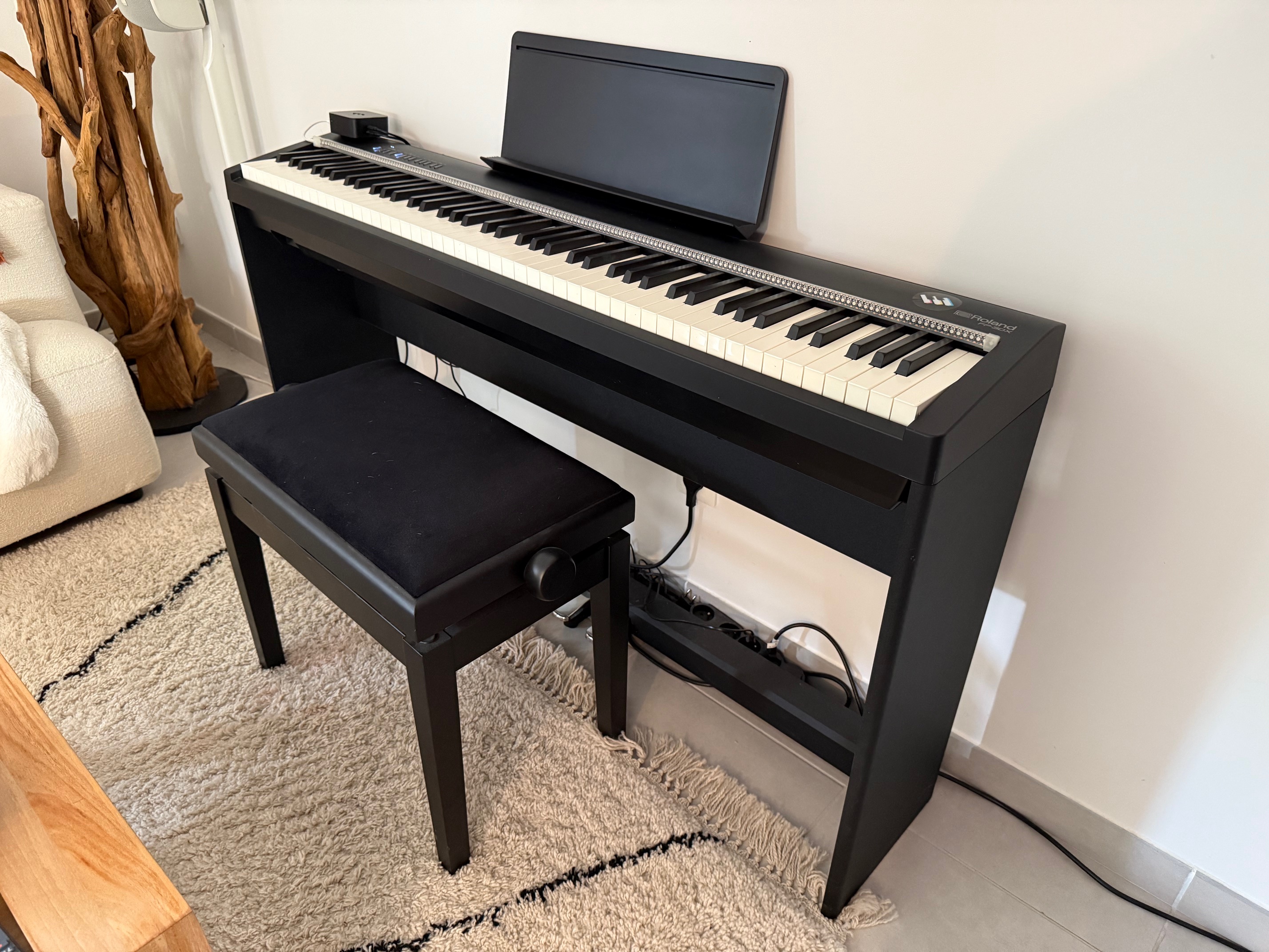 Vends Roland FP-30X Black + Meuble + Banc de piano