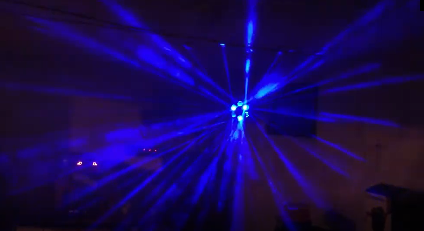 Vends Deux jeux de lumières KUB LED – LED Premium RGBW Ghost