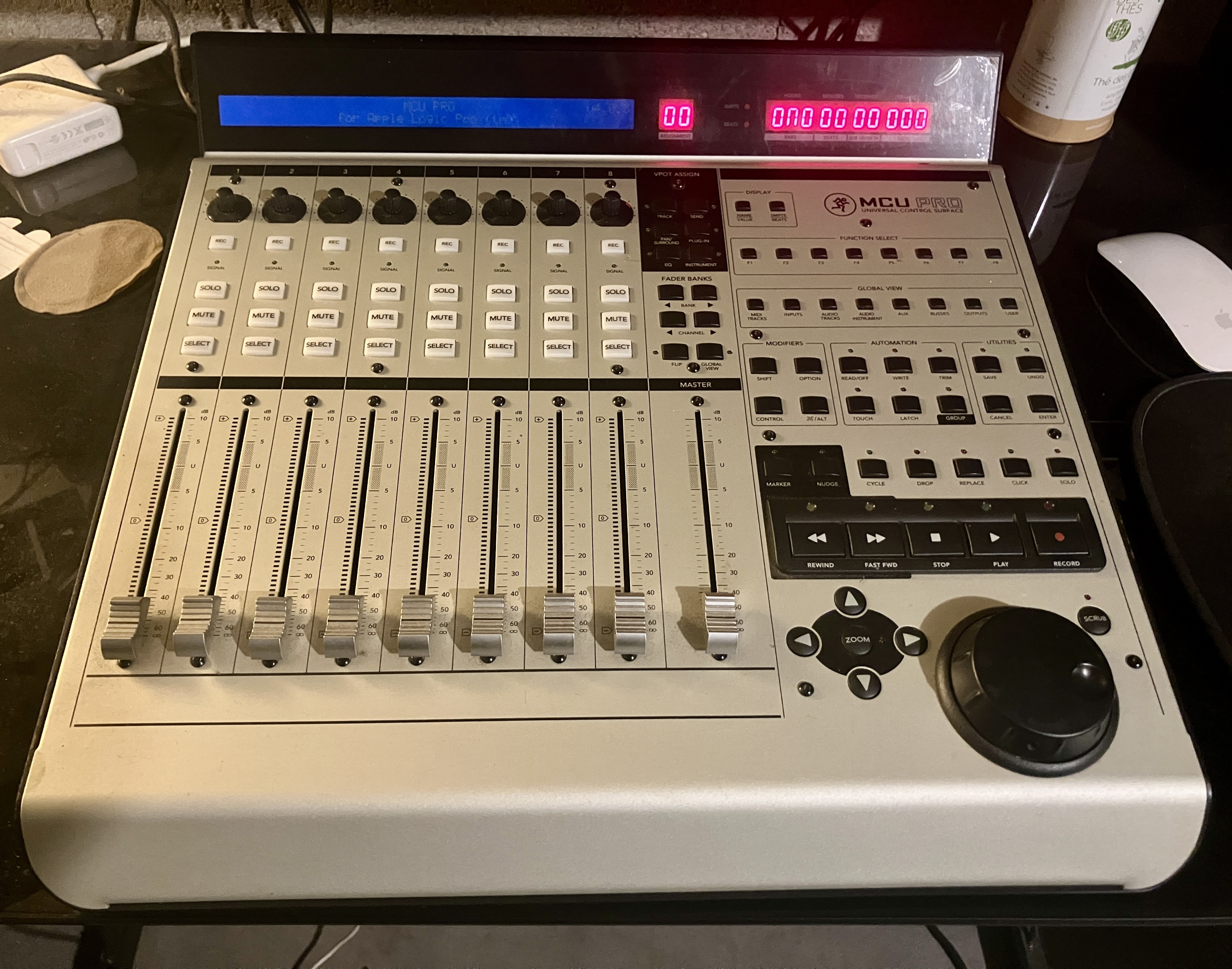 Vends Mackie MCU PRO