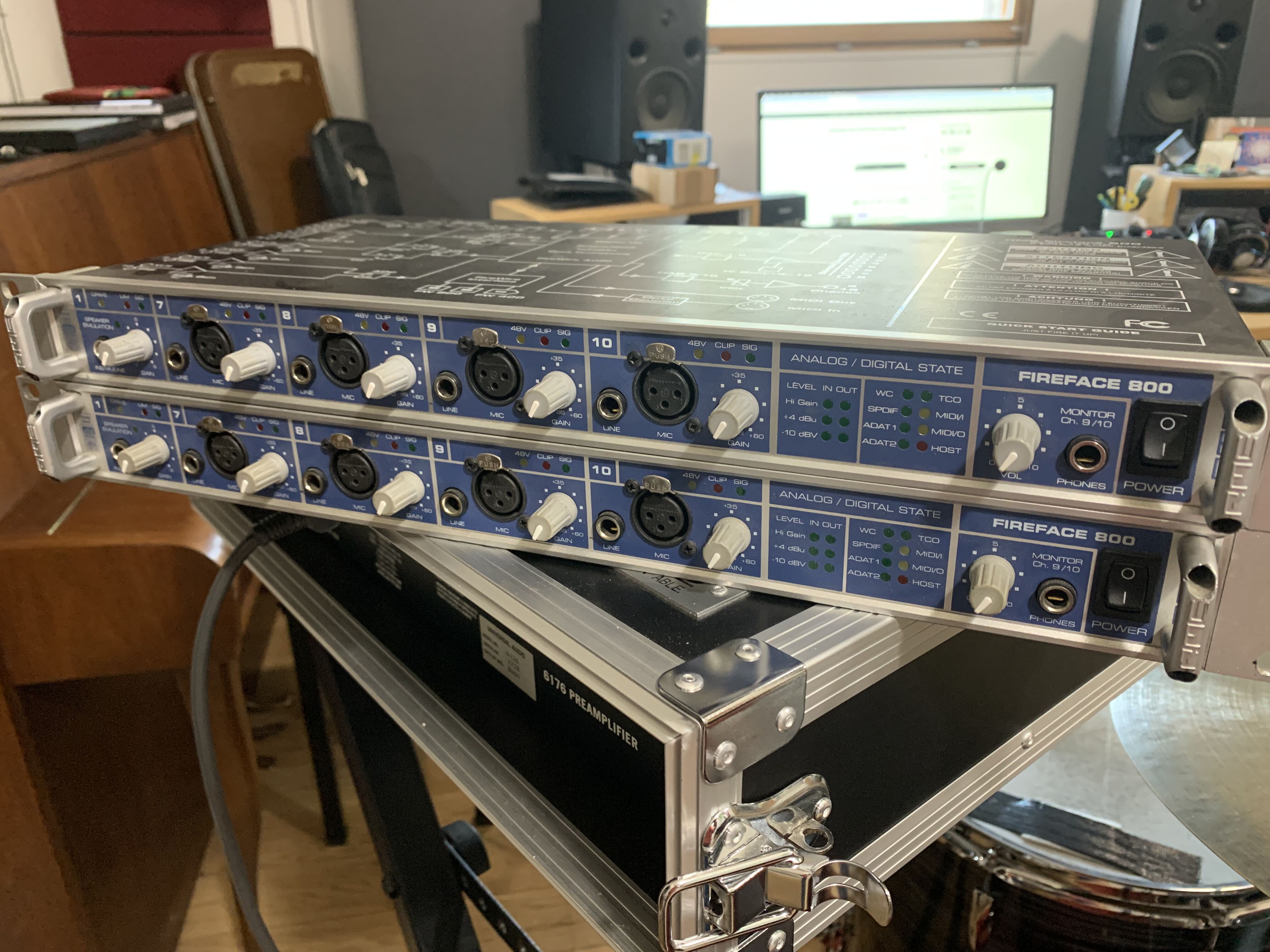 2 RME Fireface 800 + câbles alimentations et adaptateurs firewire/USB-C