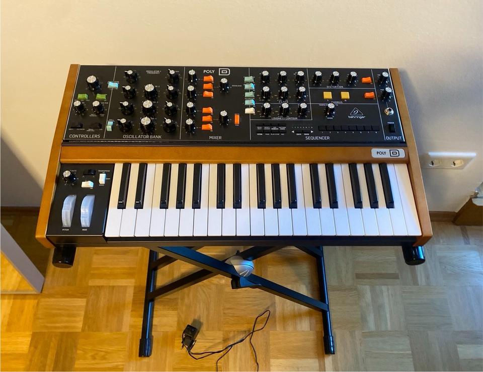 Behringer Poly D et Millenium KS-2010