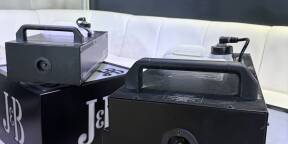 2 MACHINES À FUMÉE 1800W - ANTARI M8