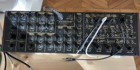 Vends Behringer K-2