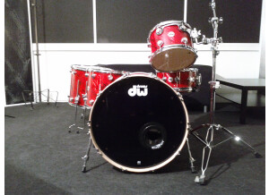 DW Drums collector's series finish ply red twisted lava (71150)