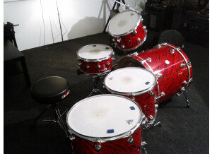 DW Drums collector's series finish ply red twisted lava (32412)