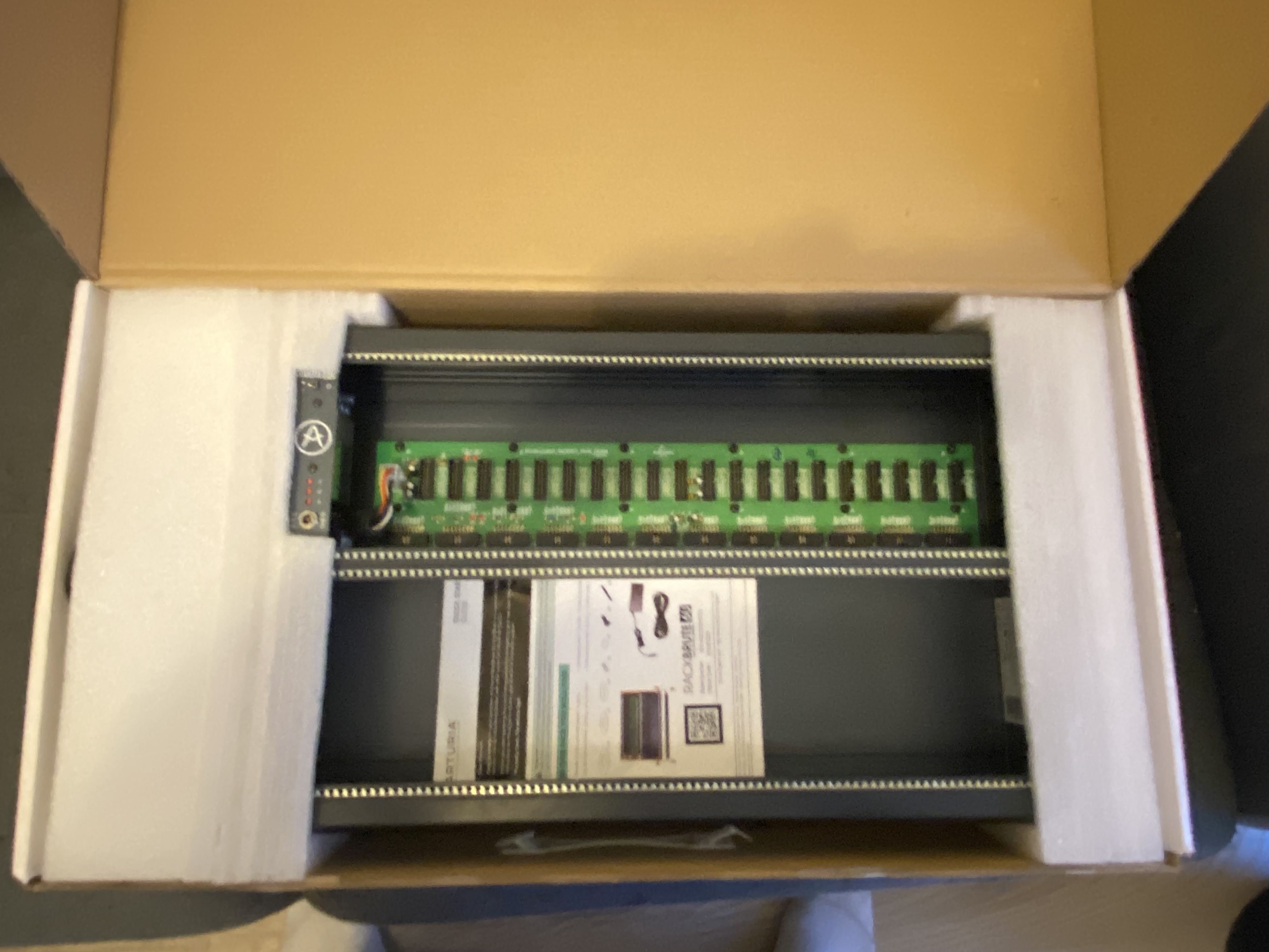 Arturia rackbrute 6u