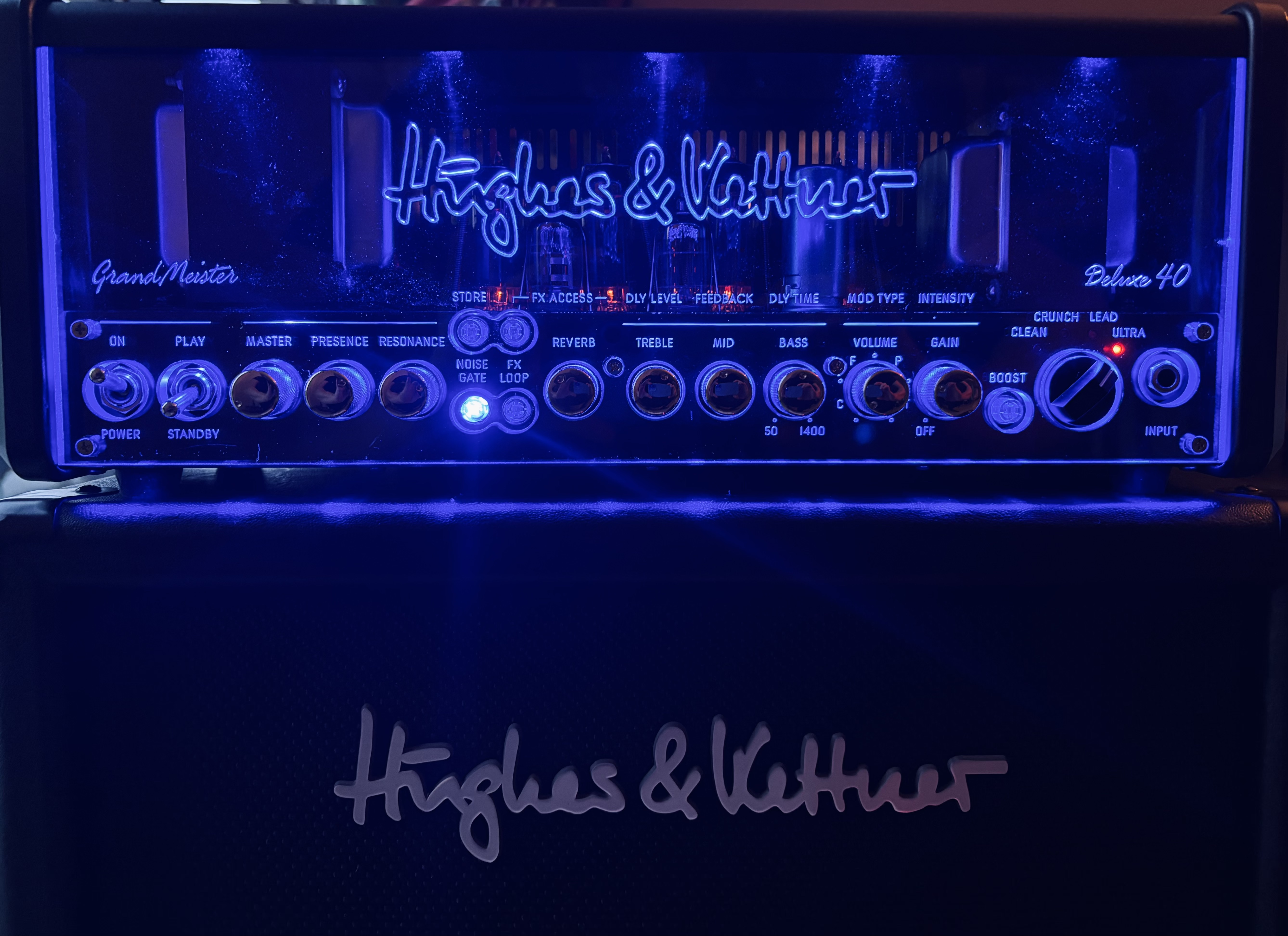 Ensemble complet ampli à lampes Hugues & Kettner 