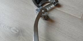 Vibrato type "Bigsby"