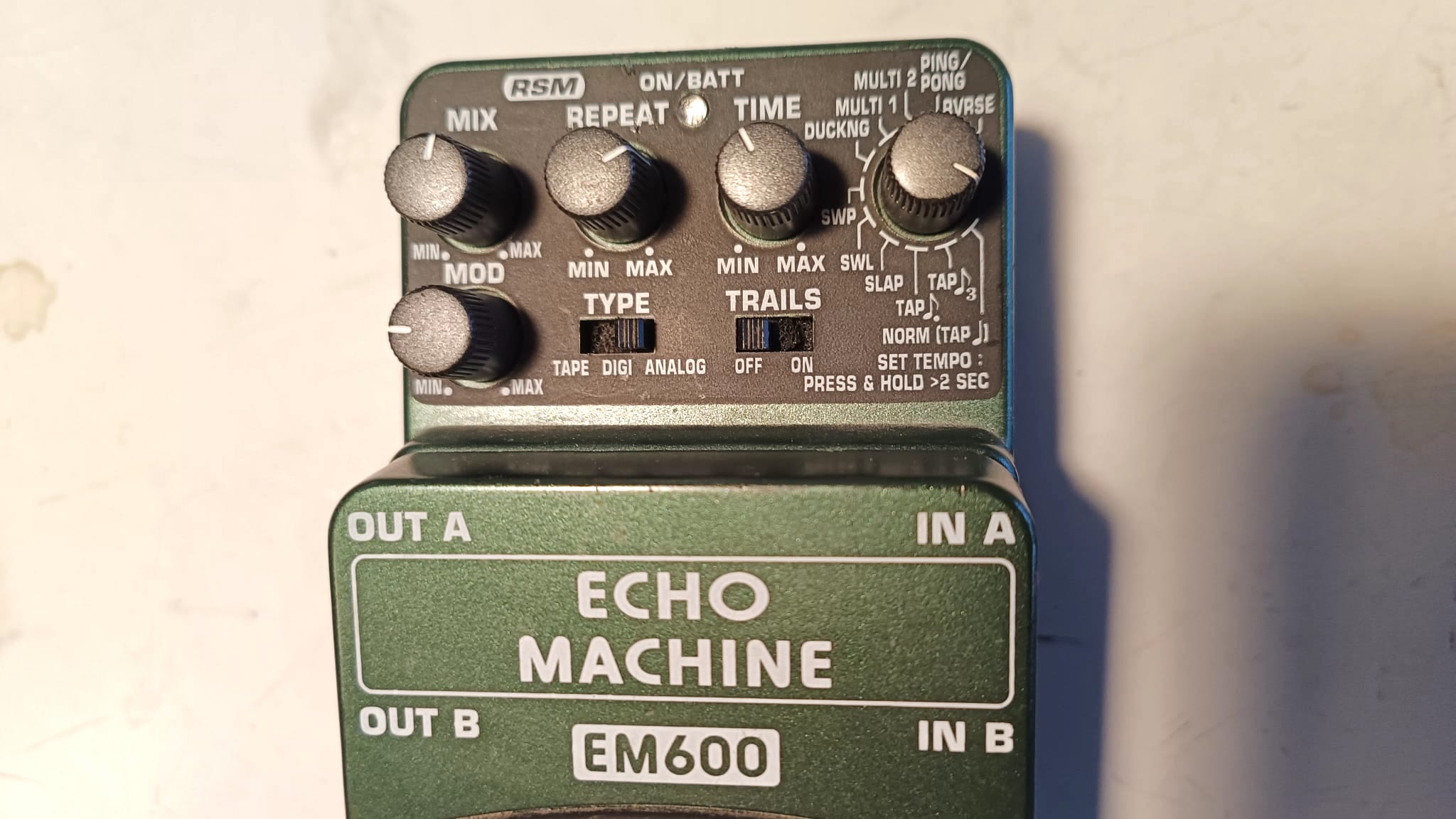 Echo Machine Behringer EM600
