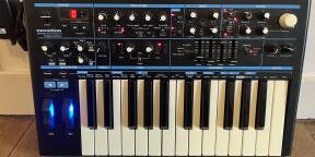 Vends bass station II