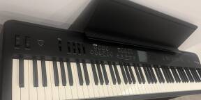 Piano à Vendre complet avec meuble et banquette