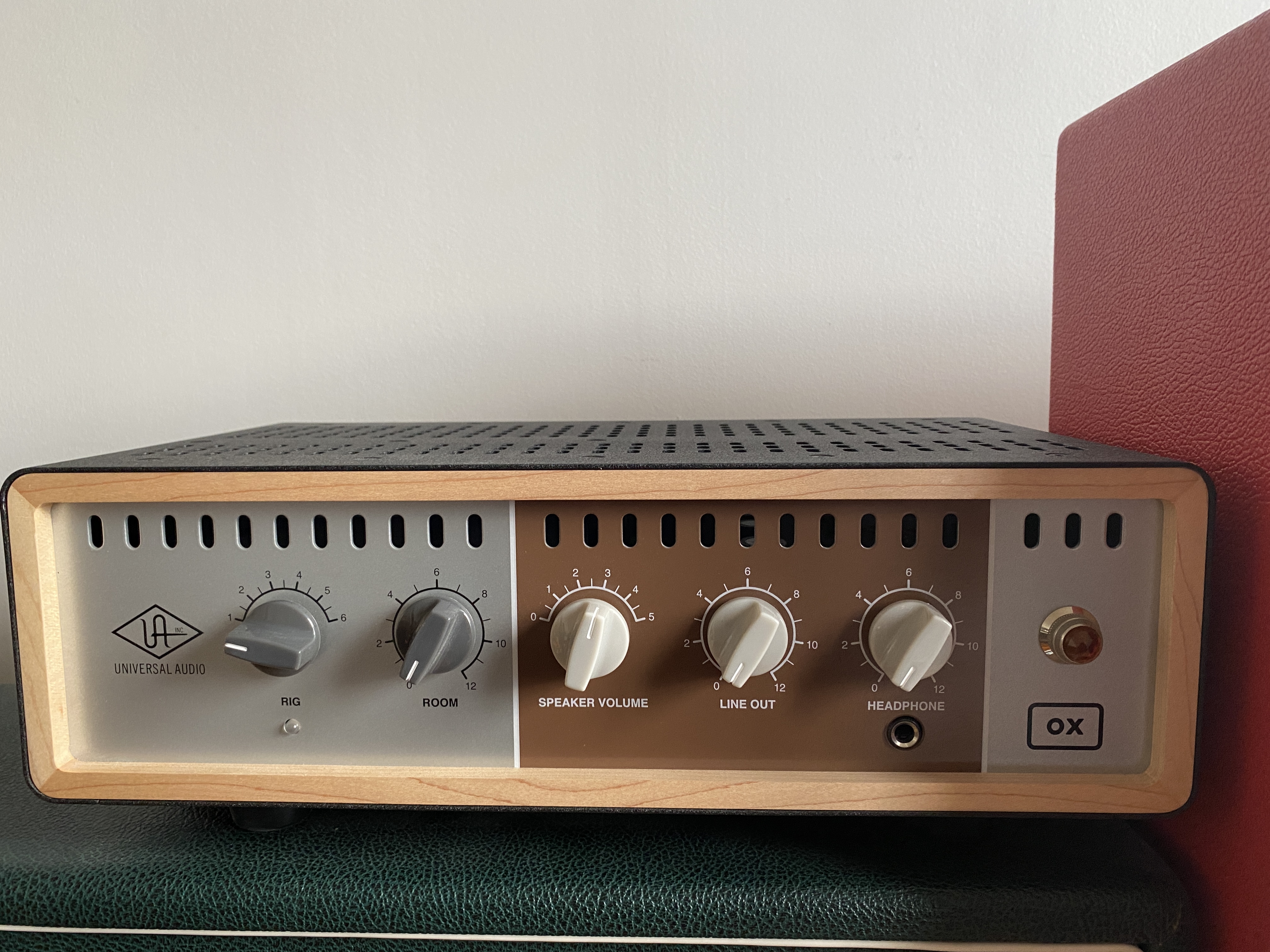 Universal audio Ox amp top box