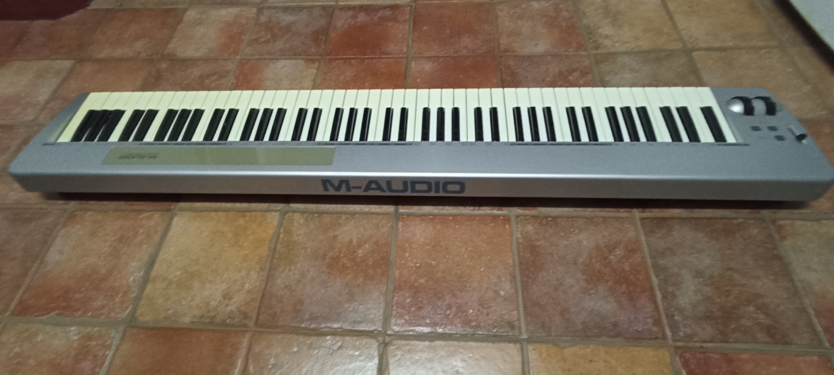 VDS M-AUDIO Keystation 88-es