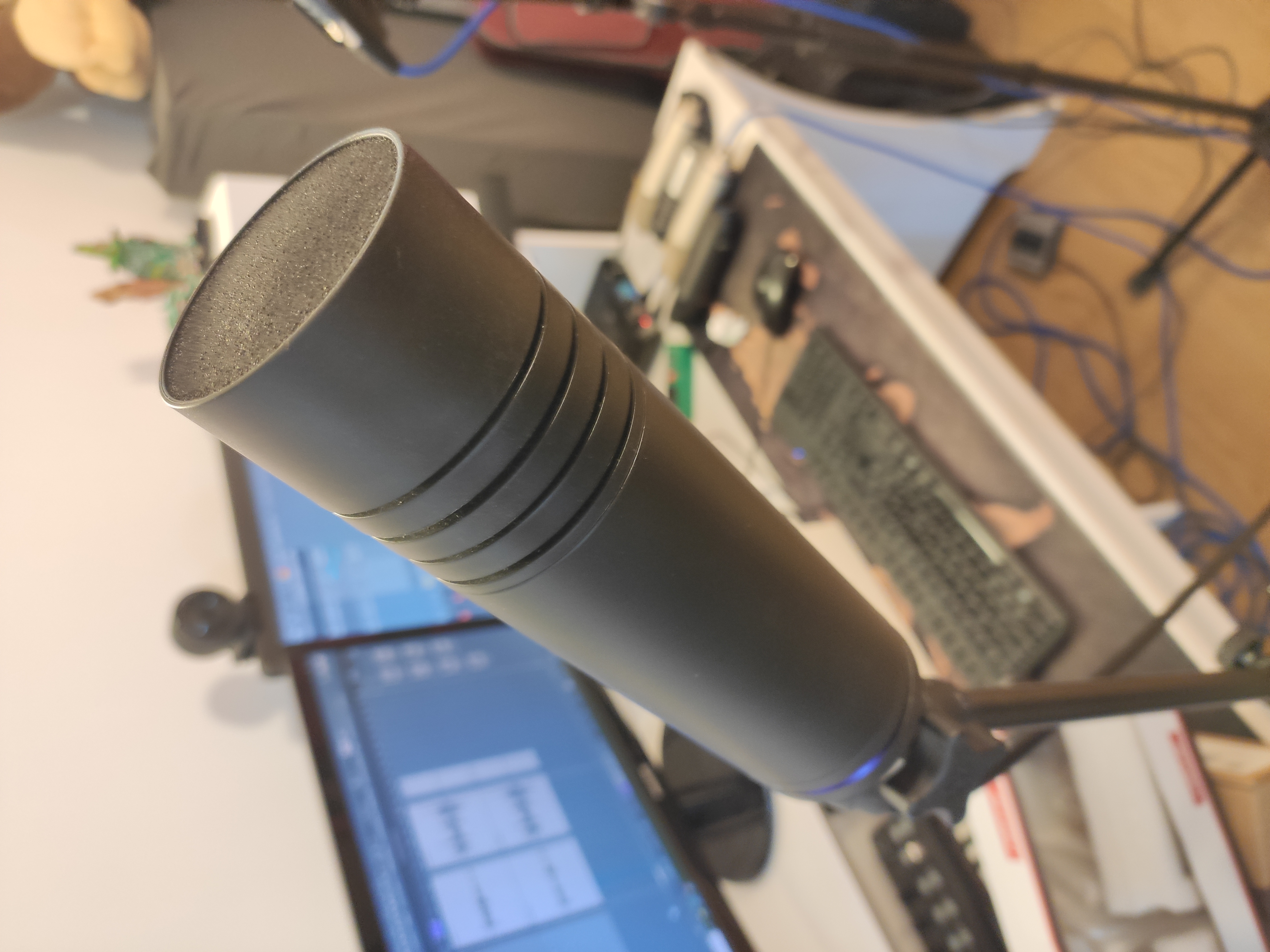 vends aston Stealth - très bon état