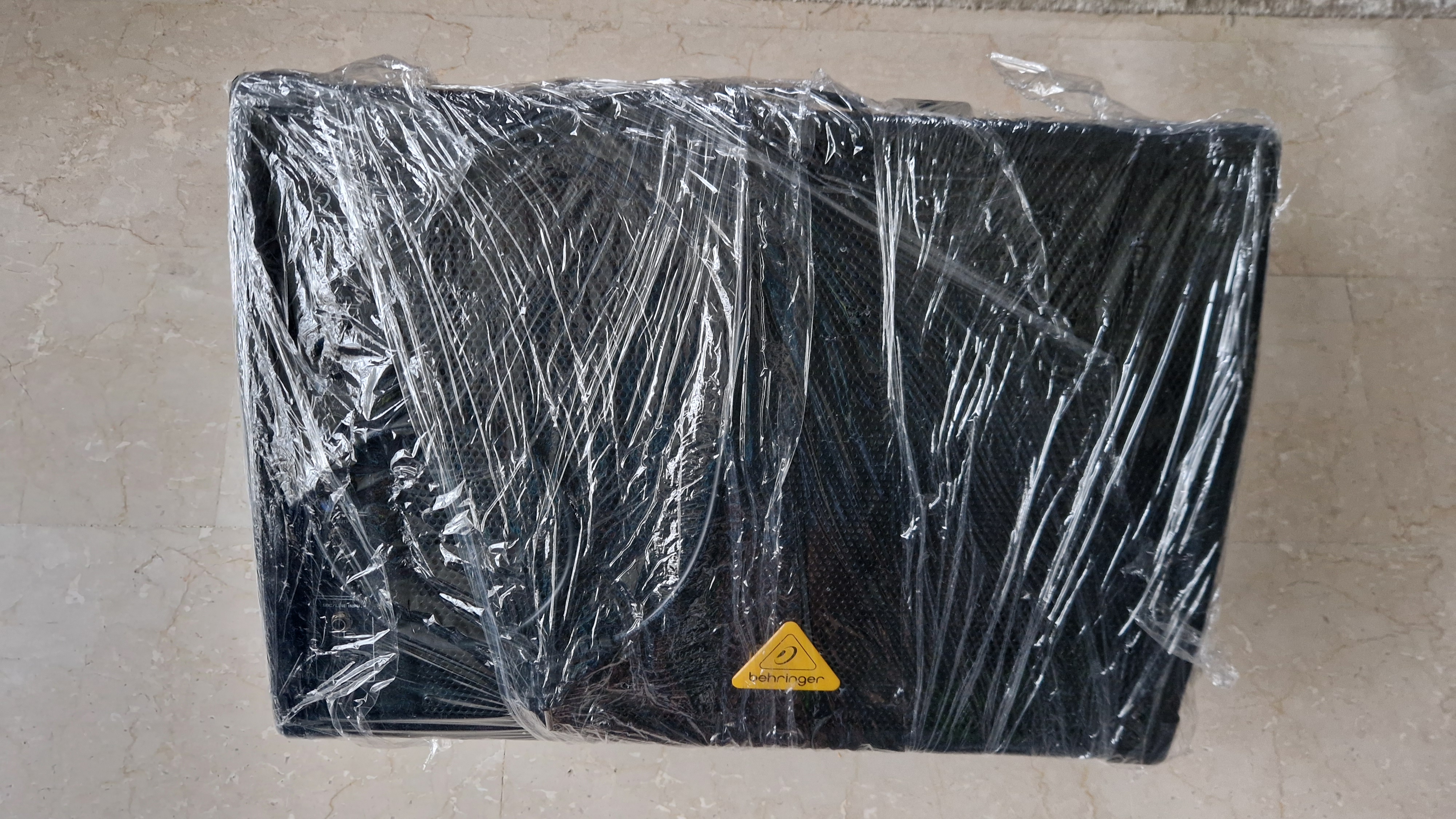 Vends enceinte de retour Behringer Eurolive F1320D