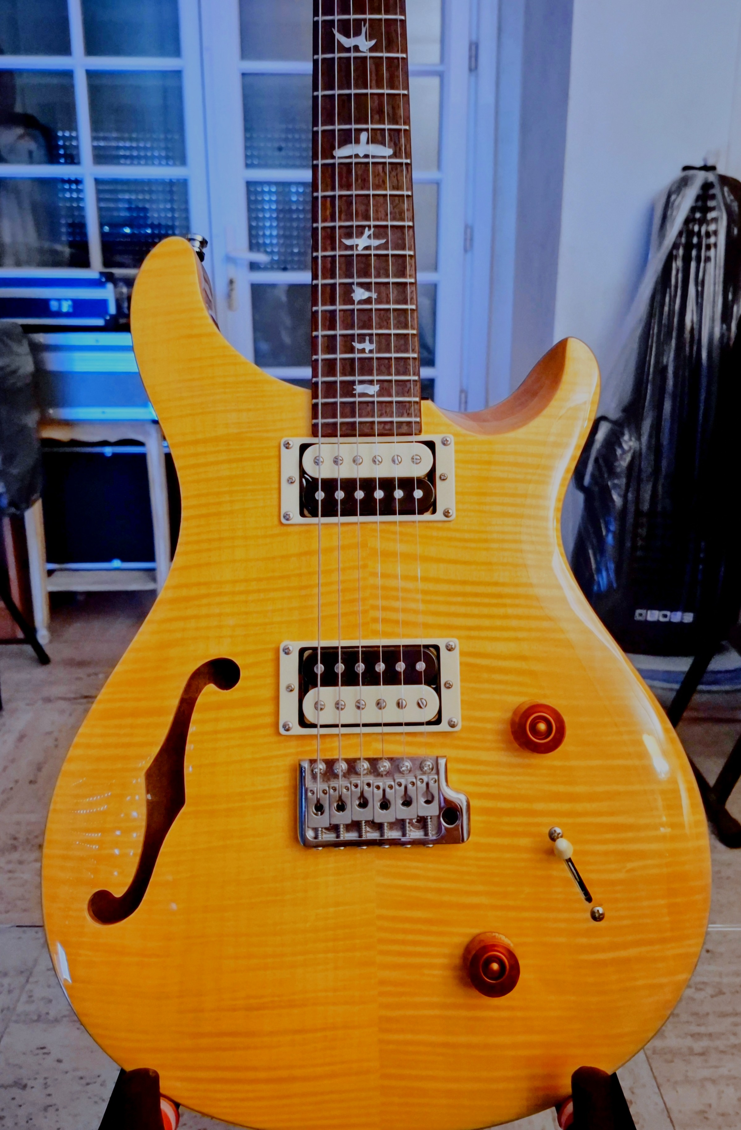 PRS SE CUSTOM 22 SEMI HOLLOW 