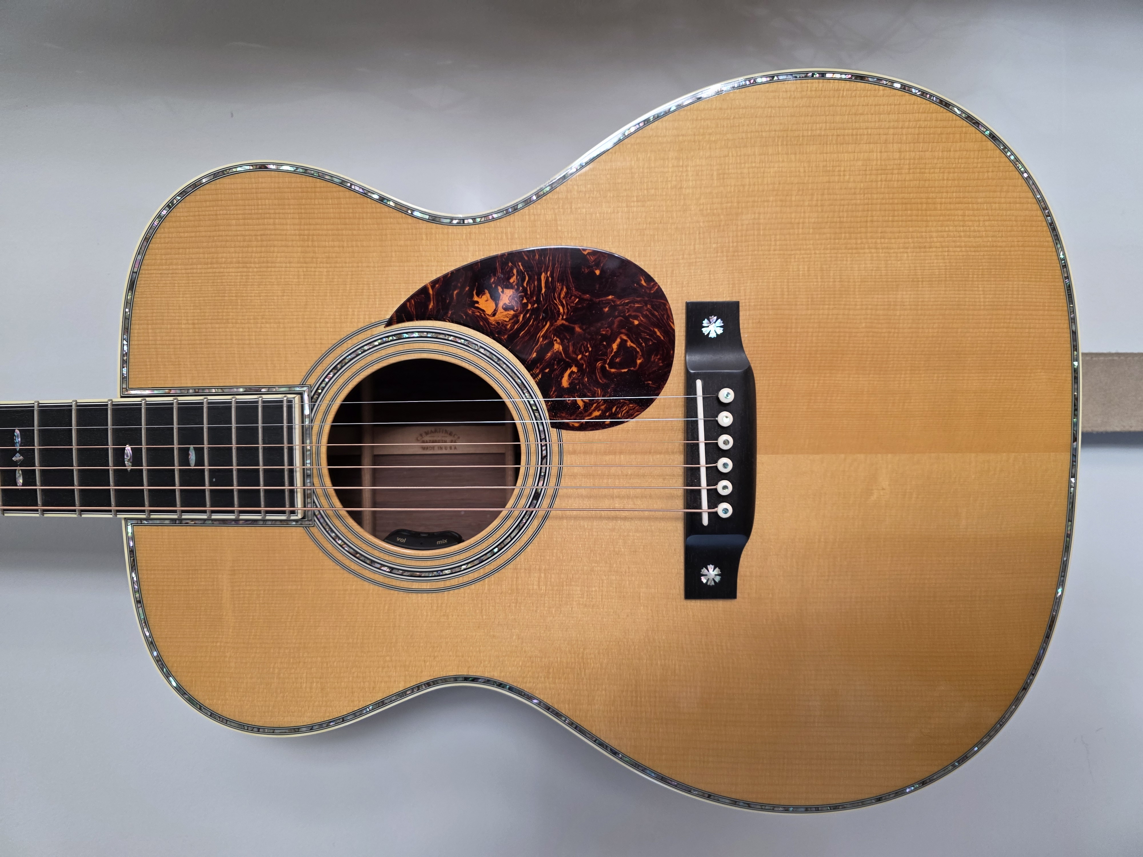 Martin OM 42 Custom Shop Adirondack / Madagascar + LR BAGGS