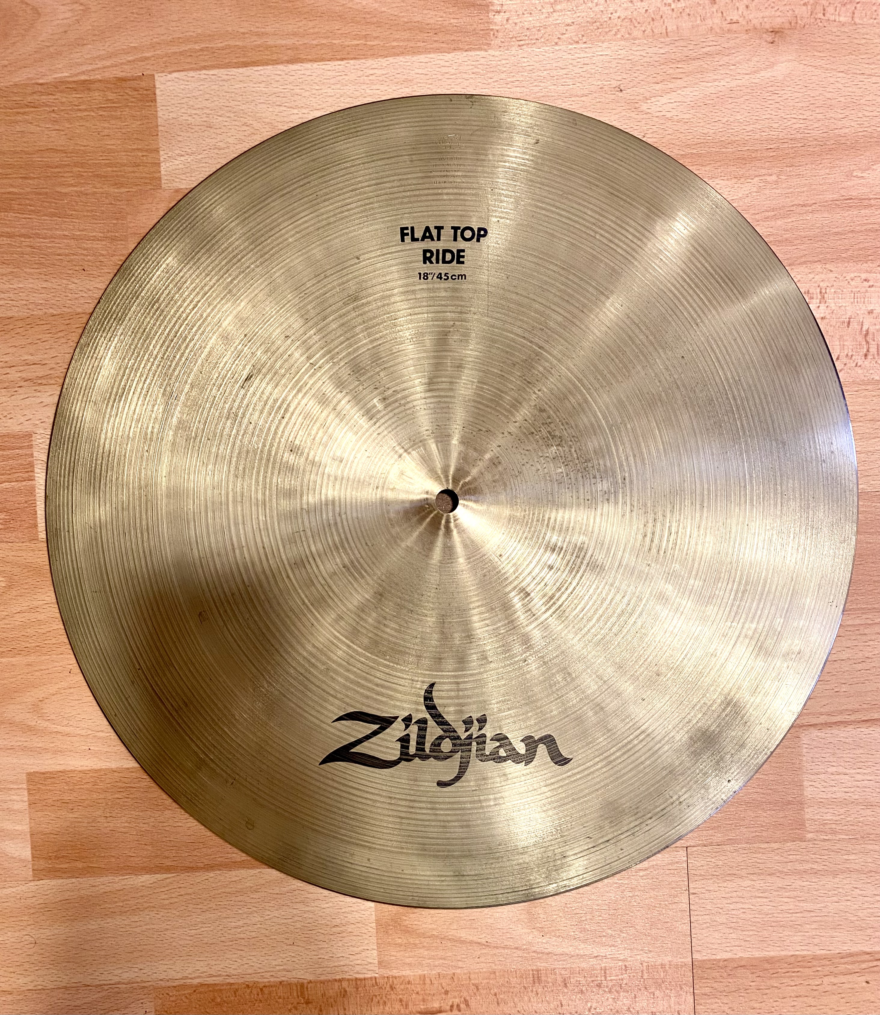 Vends Zildjian Flat Top Ride 18’' 45 cm
