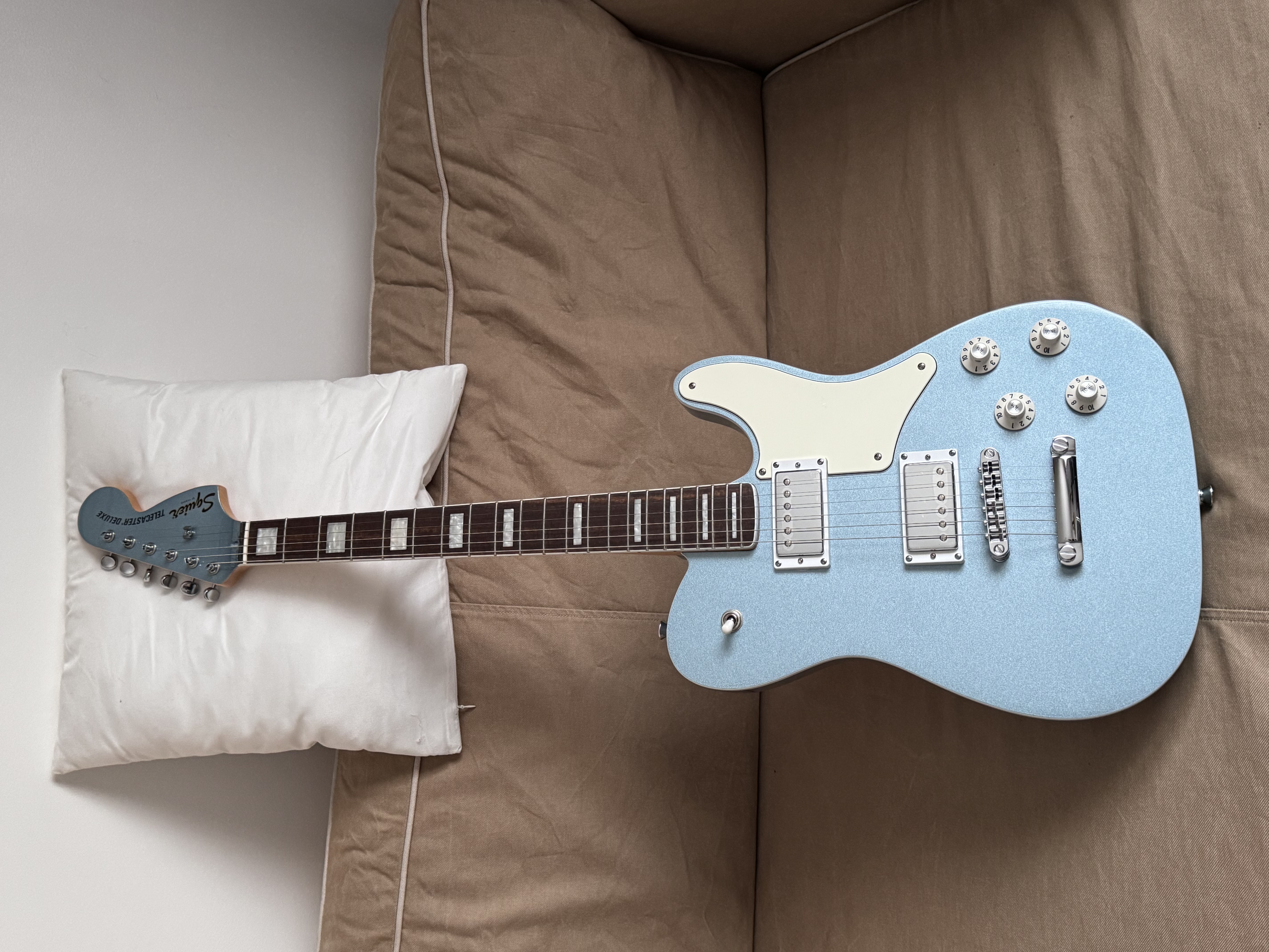 Squier Ltd Ed. Paranormal Troublemaker Telecaster Deluxe