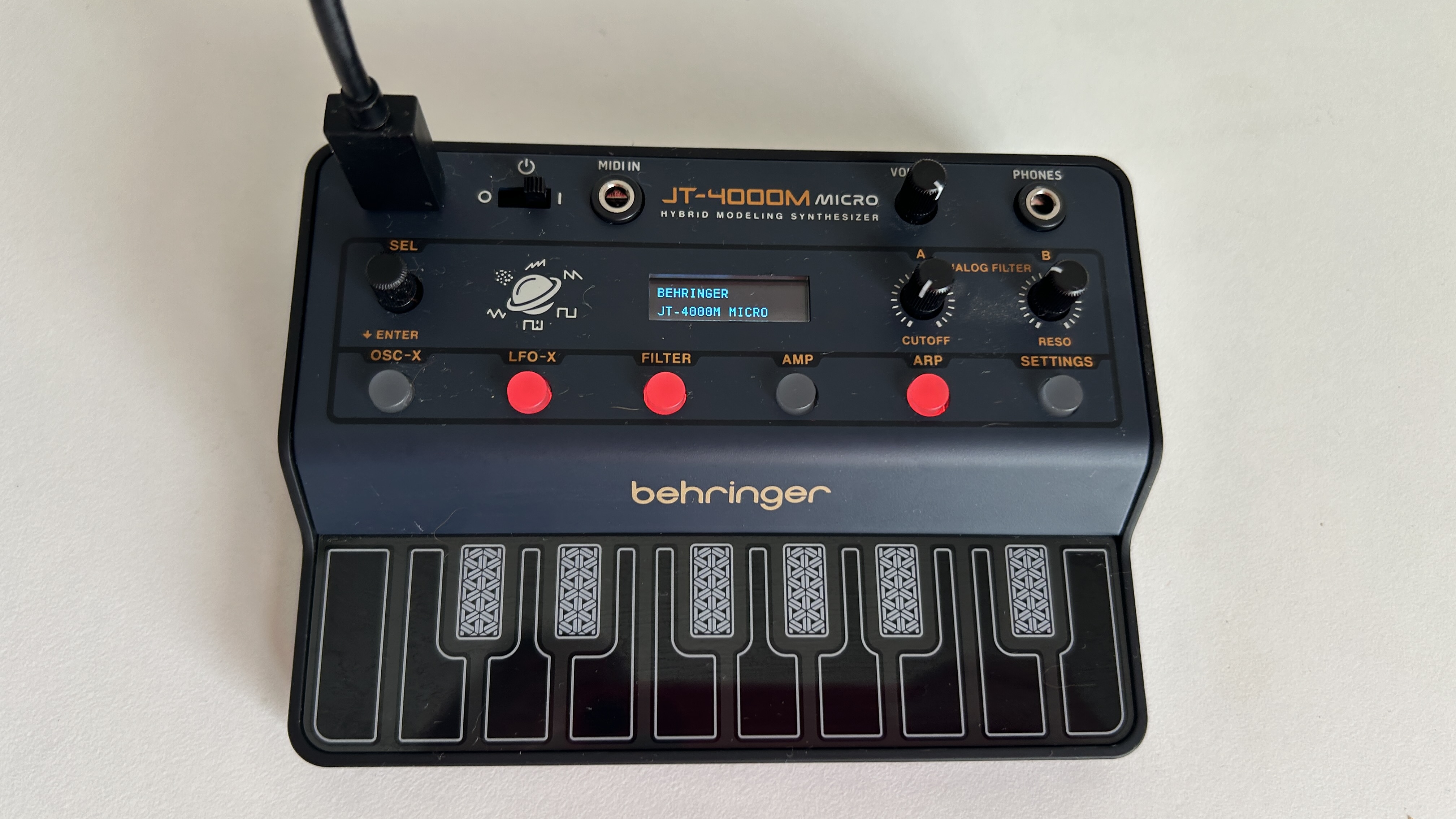Vends Behringer JT-4000M Micro