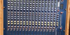 Vends console mix Allen & Heath Wizard 3 16:2