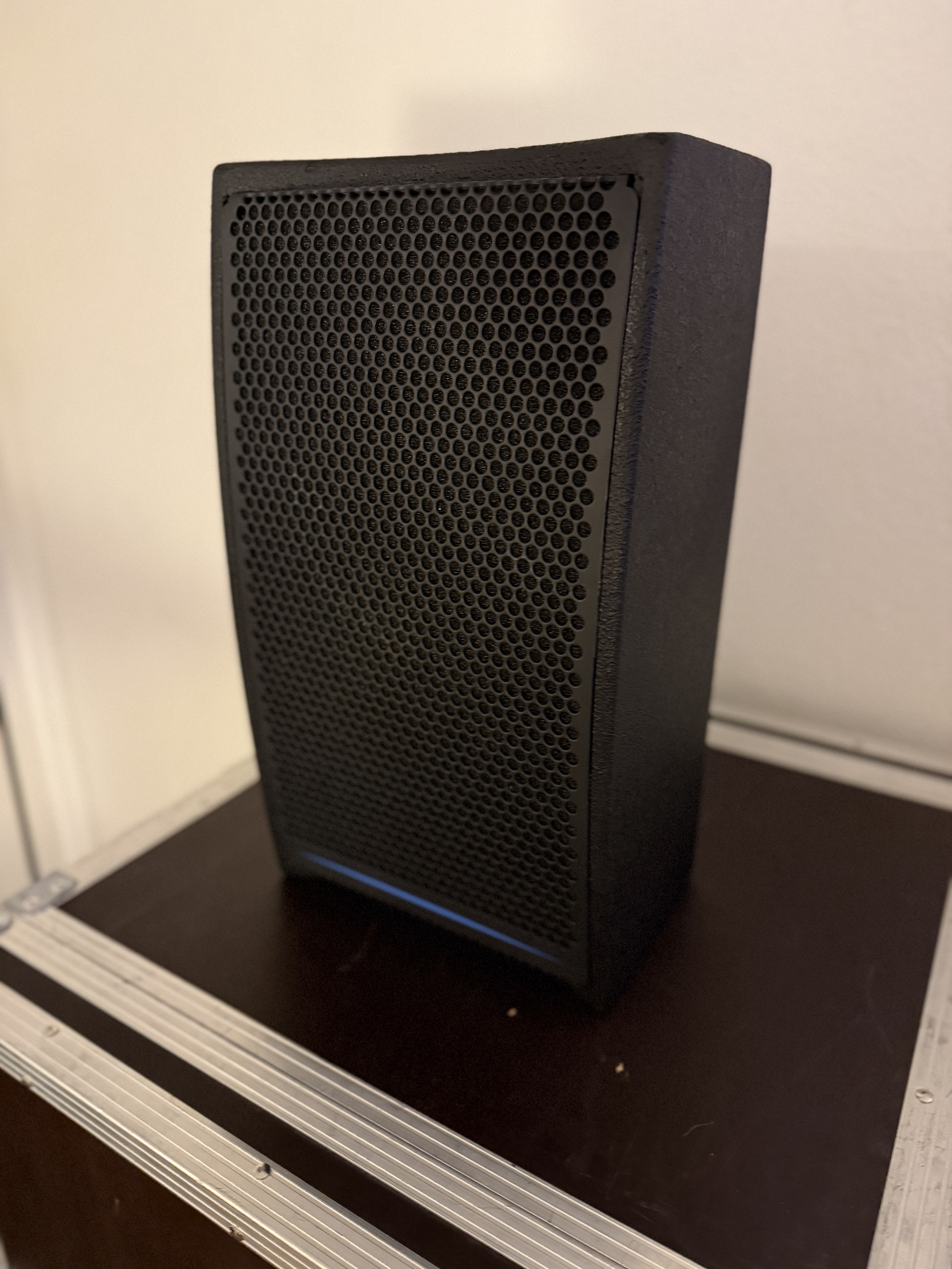 APG DX8 + processeur DMS26 + Ampli QSC PL236