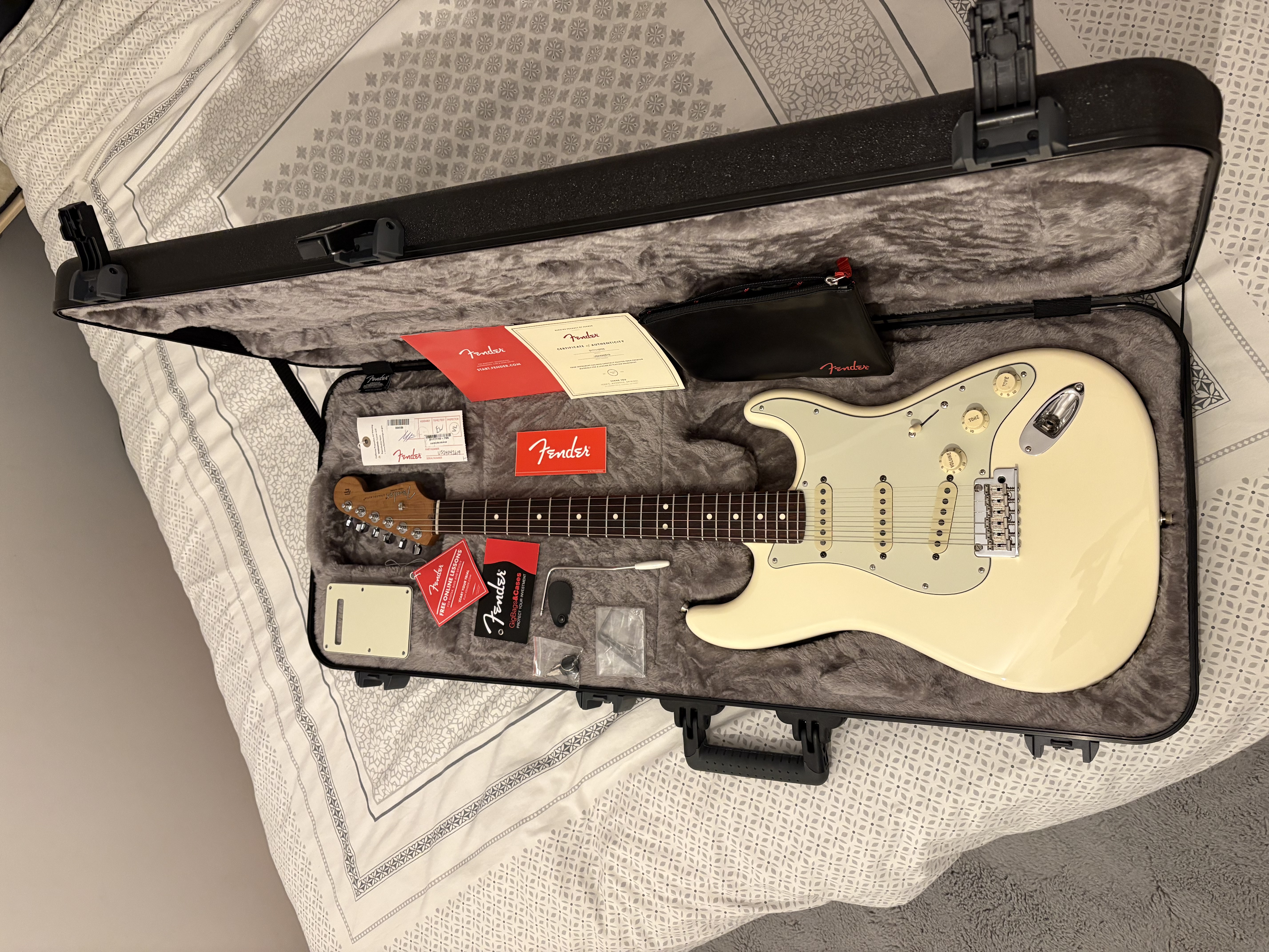 Fender Stratocaster American Professional II Roasted Neck Ltd olympic white + Seymour Duncan Antiquity Texas Hot