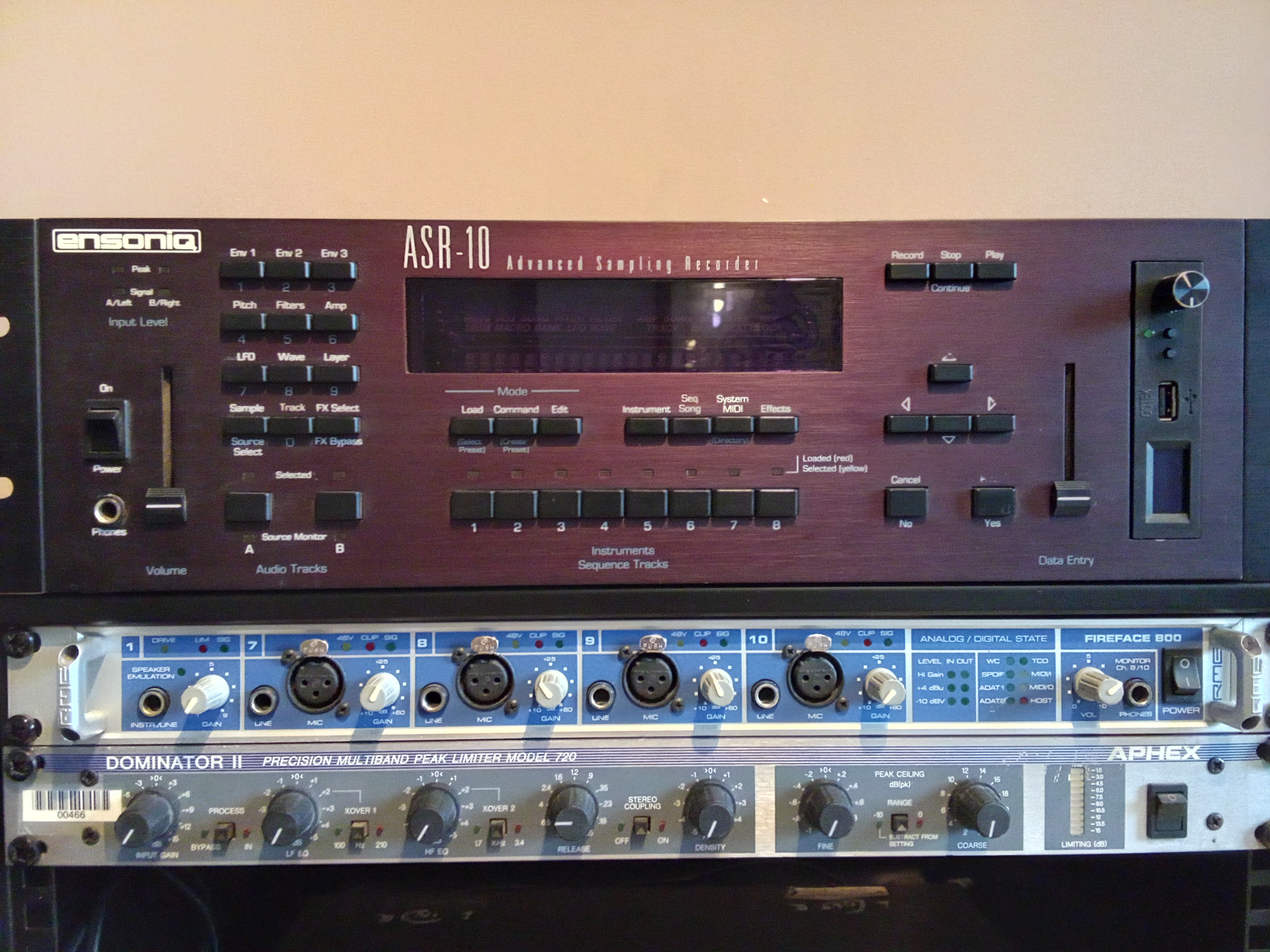 ENSONIQ ASR10r + DI-10 ( Straylight Engineering) + SCSI2SD (studio-service.de)