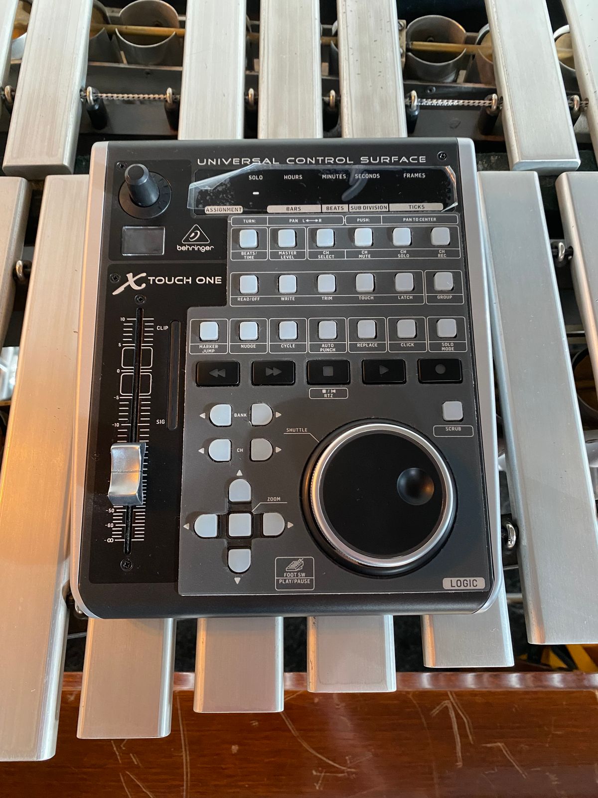 Xtouch one behringer neuf