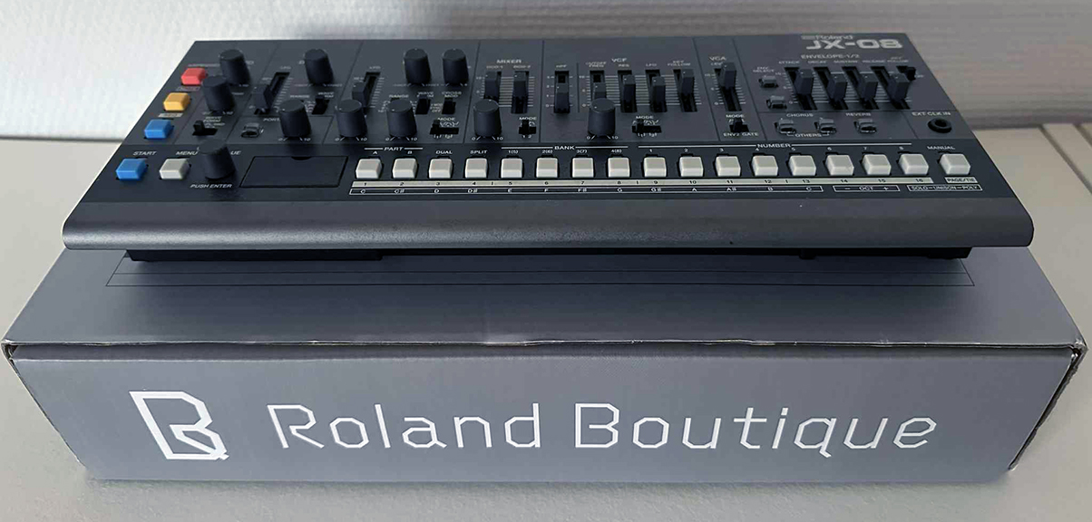 Roland JX-08 (30757)