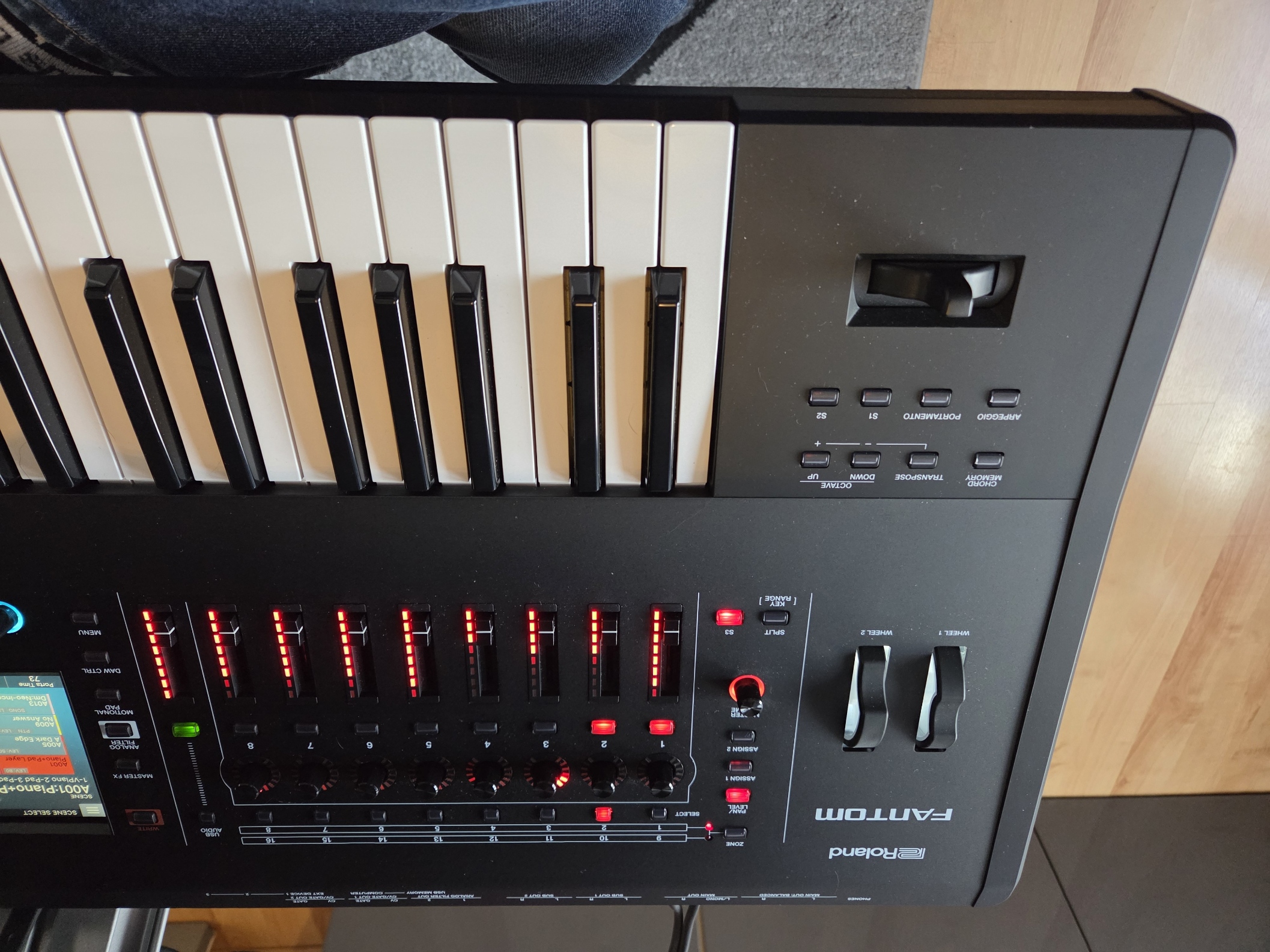 Roland Fantom 6 - Synthé Workstation