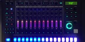 Vend TR-8S encore sous garantie