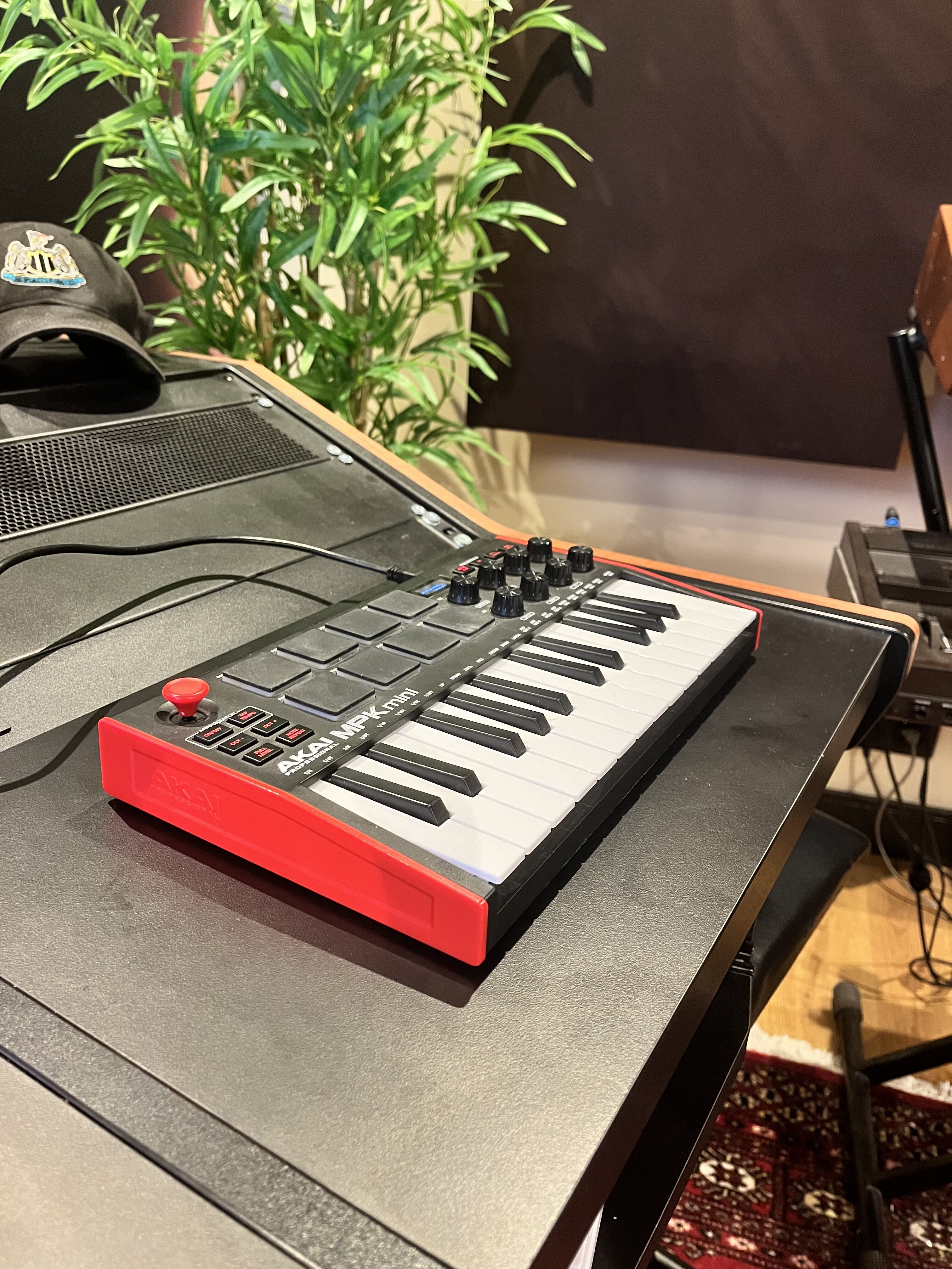 Akai Professional MPK Mini MK3 – Clavier MIDI USB Portable – 25 touches – 8 Pads MPC