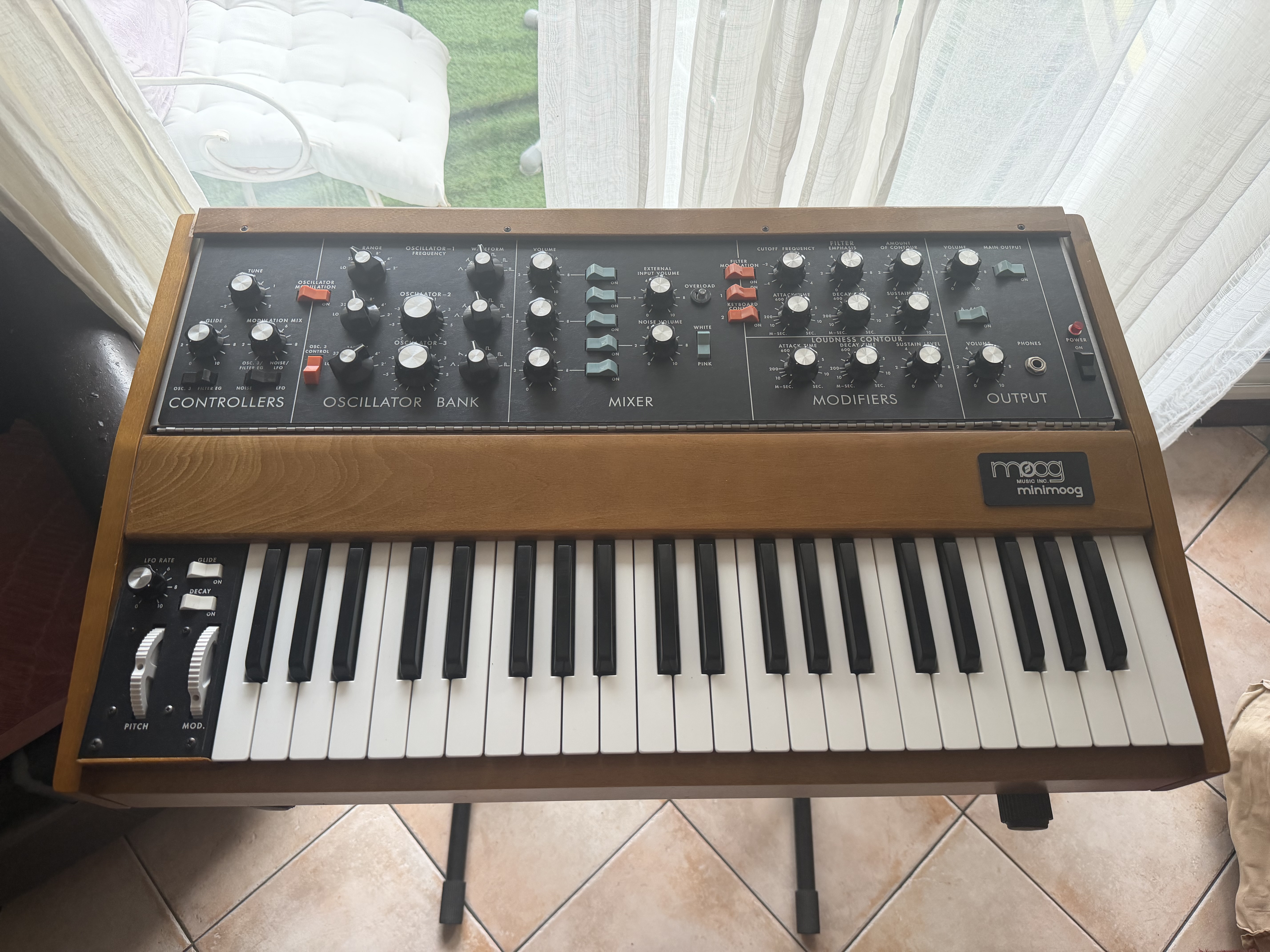 vends mini Moog + case