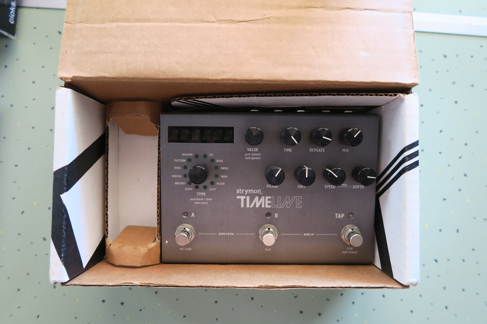 Strymon Timeline - Delay Multi-Effets 12 Machines / 200 Presets / Looper Stéréo - Made in USA