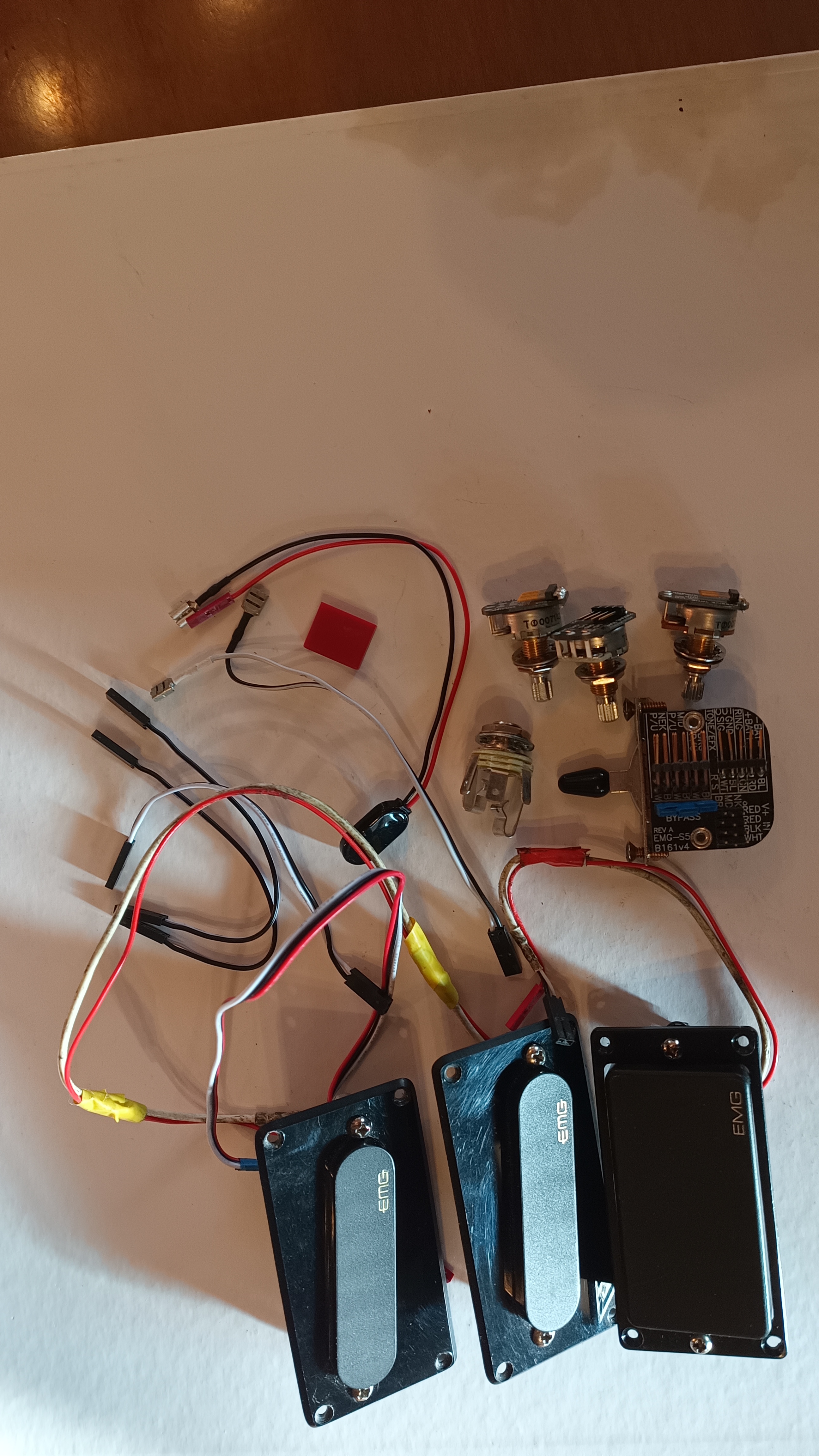 VENDS ENSEMBLE EMG 81+SA+SA