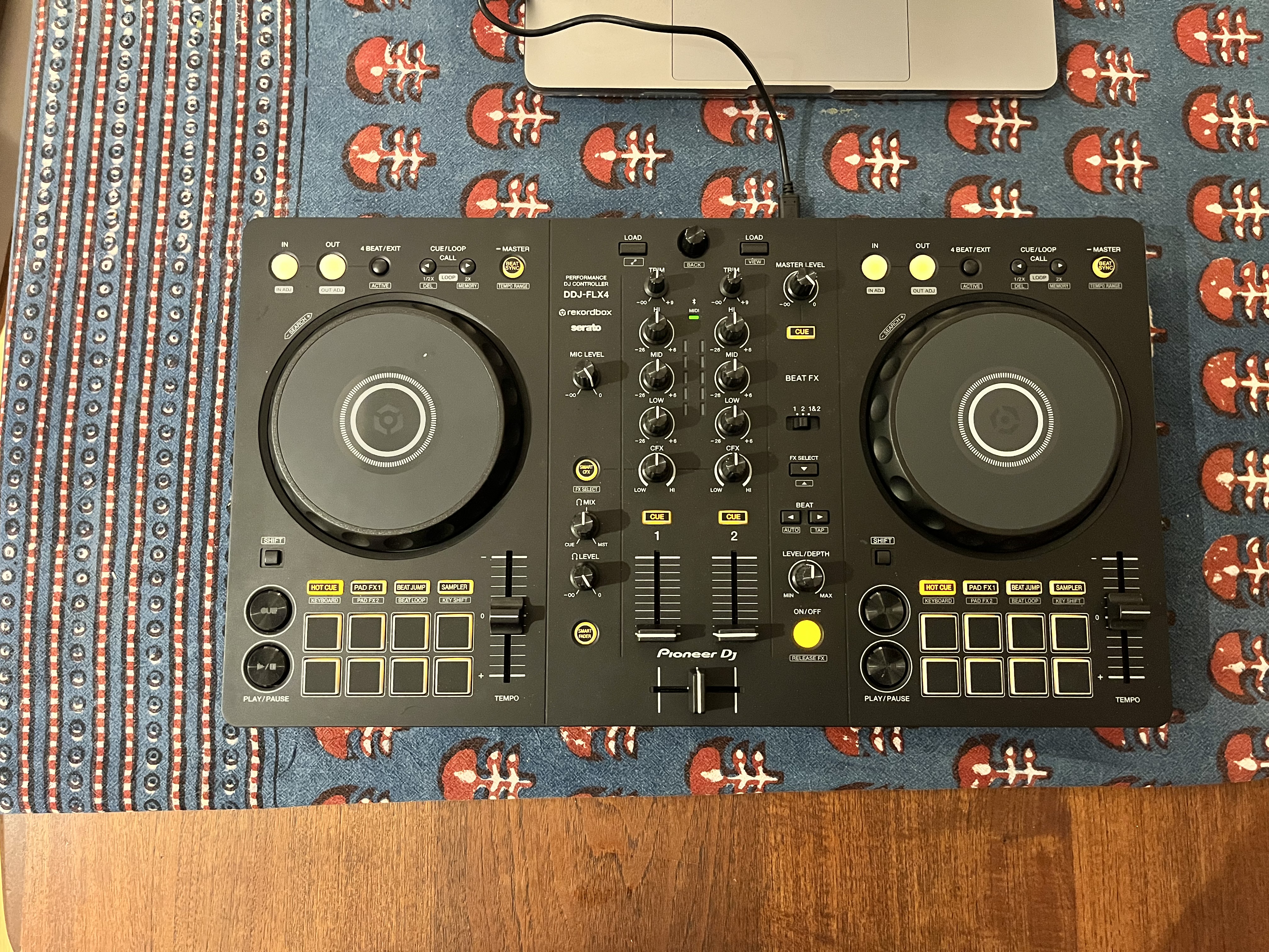 DDJ-FLX4 Contrôleur DJ à 2 voies (noir)