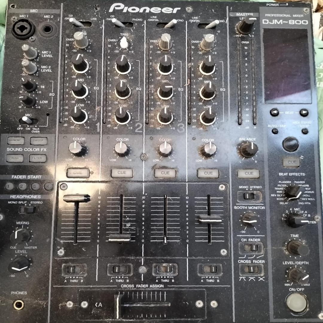 Pioneer DJM-800 – Mixeur DJ Club 4 voies