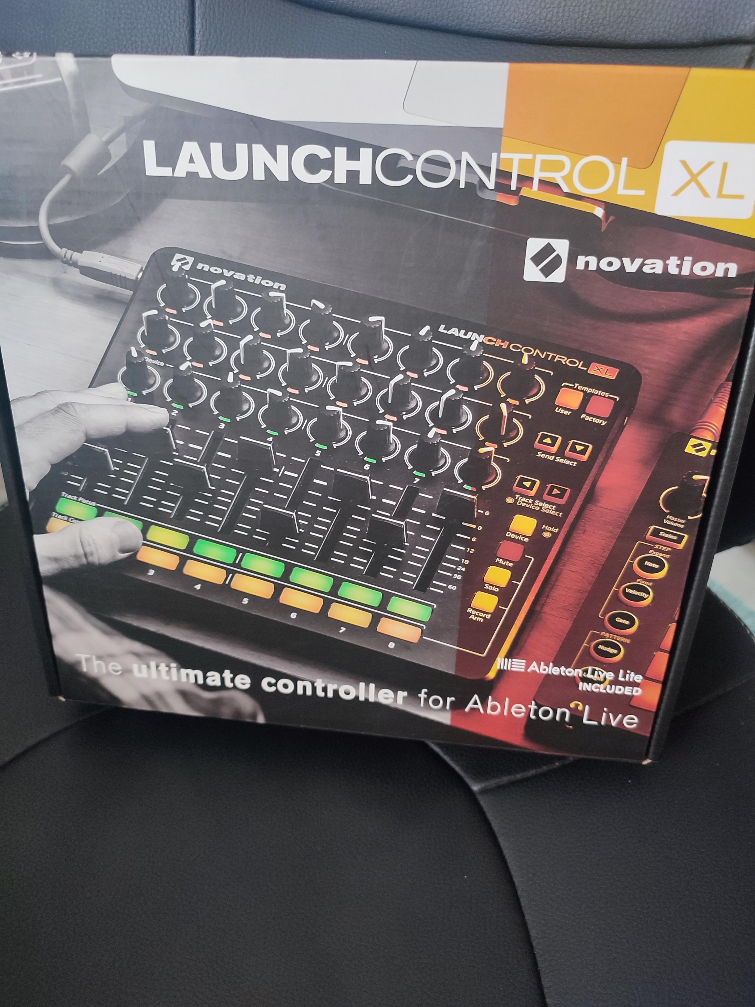 Vends Novation Launch Control XL2, comme neuf