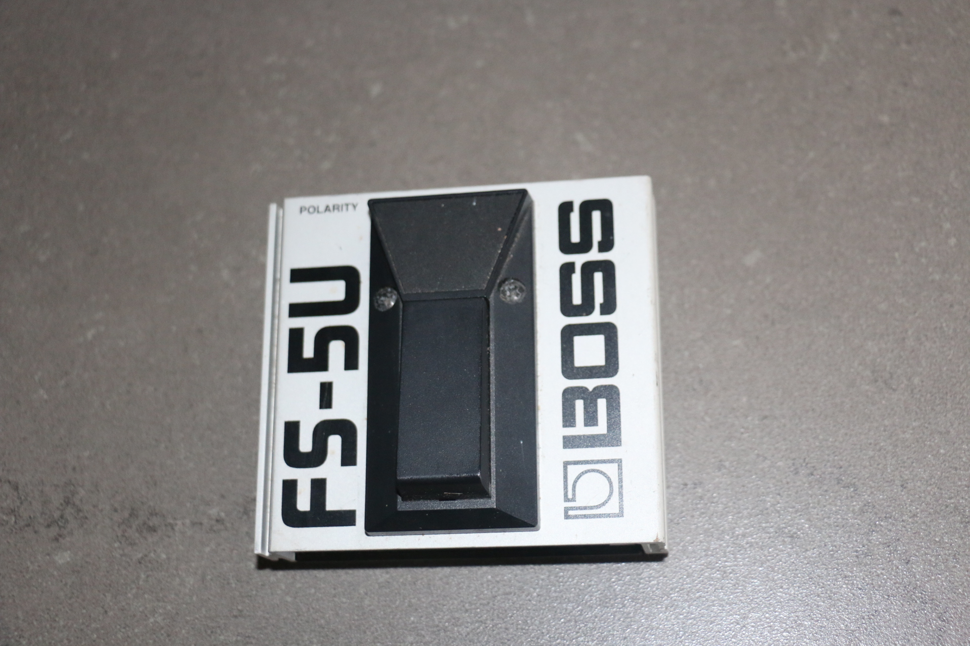 Vends Foot Switch FS5-U excellent etat (utilisé uniquement en home studio non fumeur)