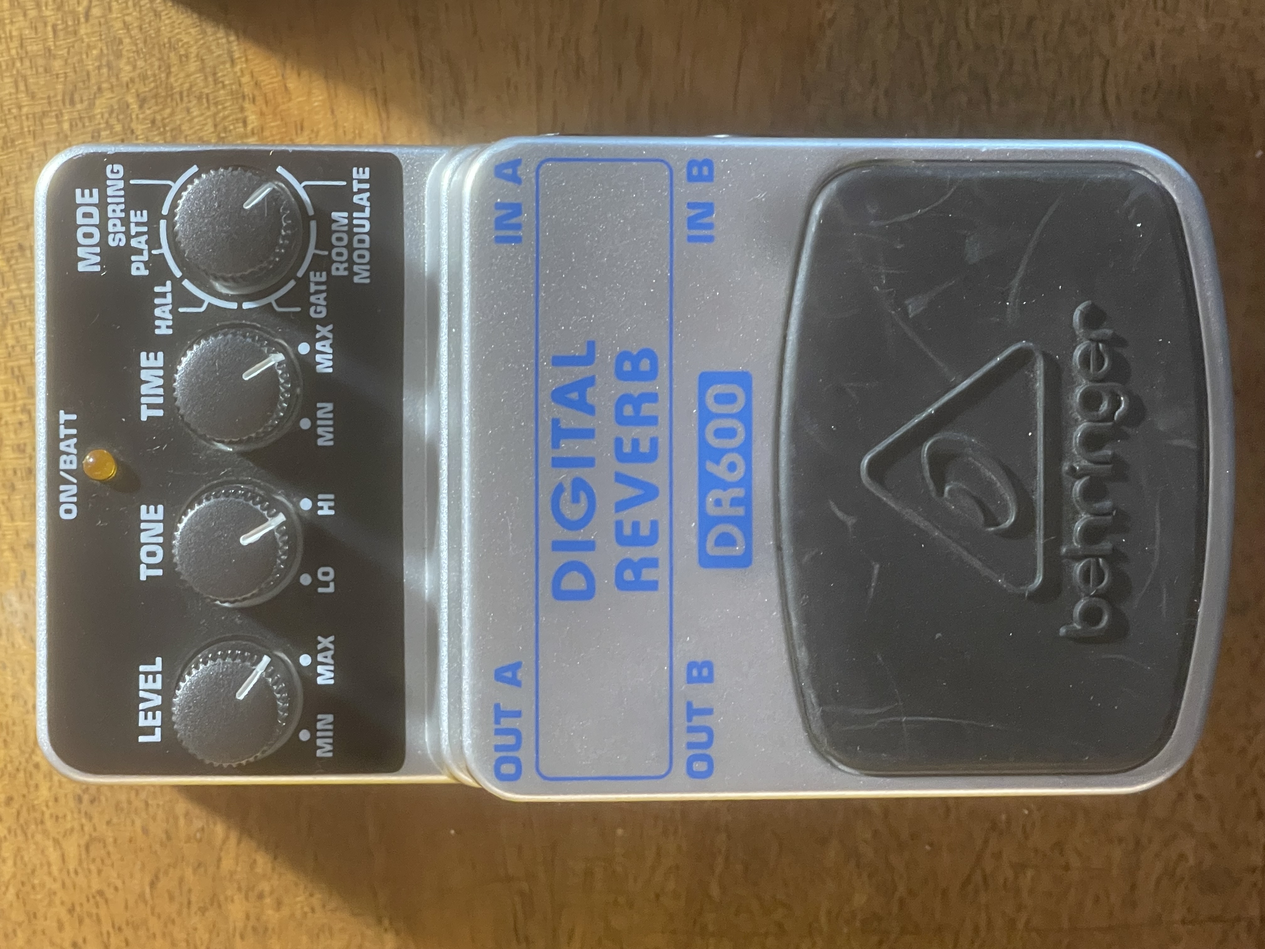 vends pédale behringer Digital Reverb DR600