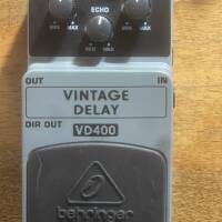 vends pédale Behringer Vintage Delay VD400